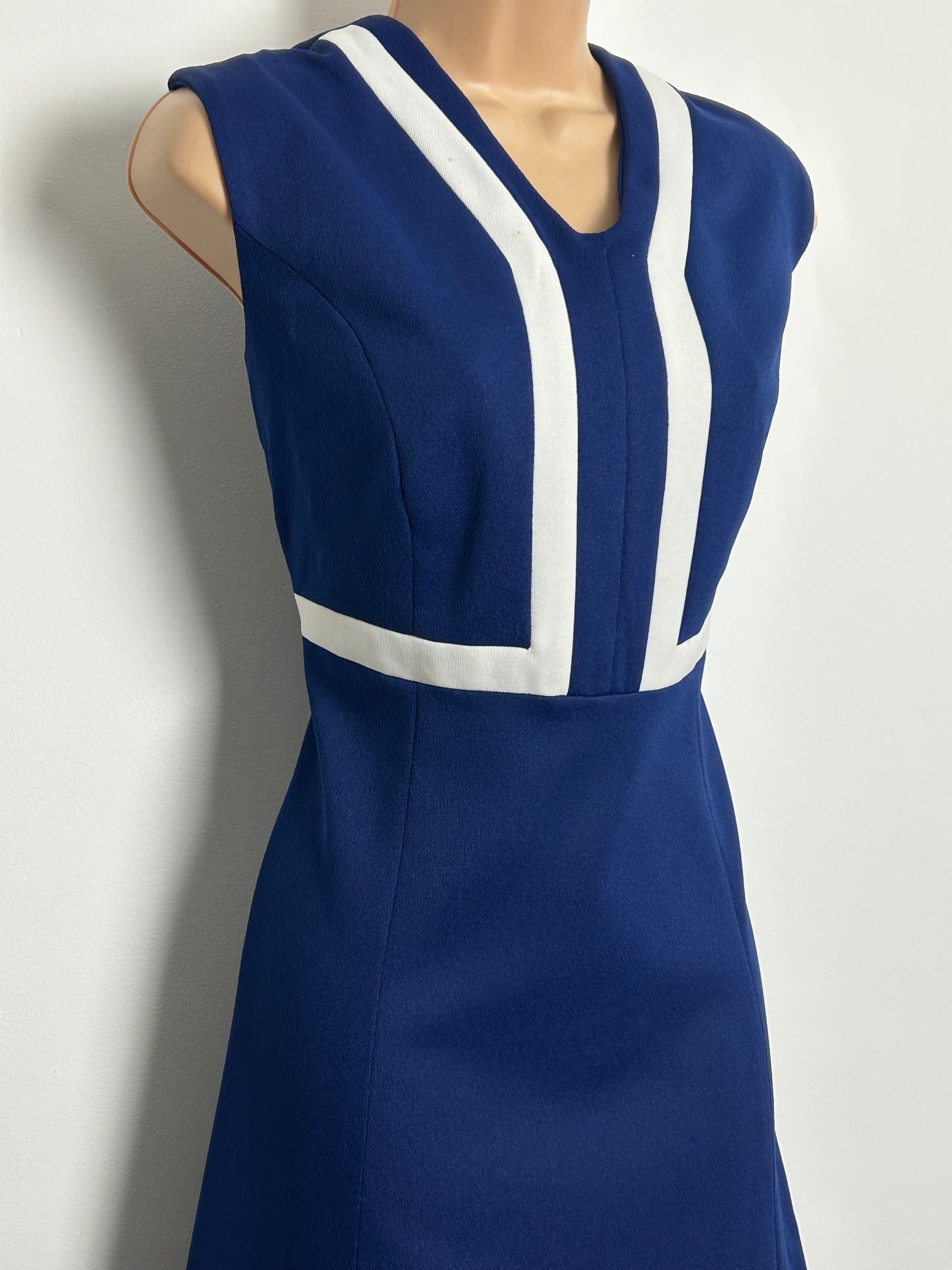 Vintage 1960s Size 12 Navy Blue & White Sleeveless Mod Shift Dress