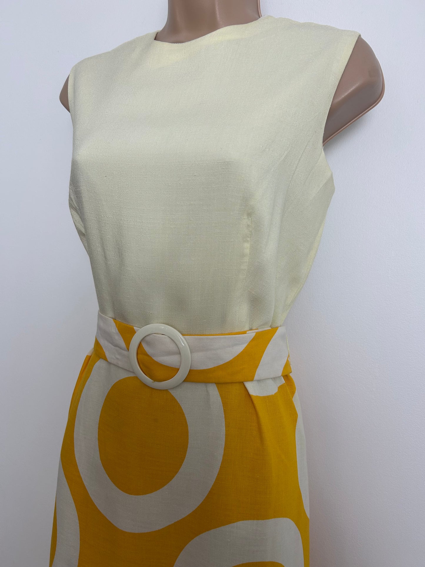 Vintage 1970s CAPRICCIOS BYROTER OF LONDON Size 10 Yellow White & Very Pale Lemon Circle Print Belted Maxi Dress