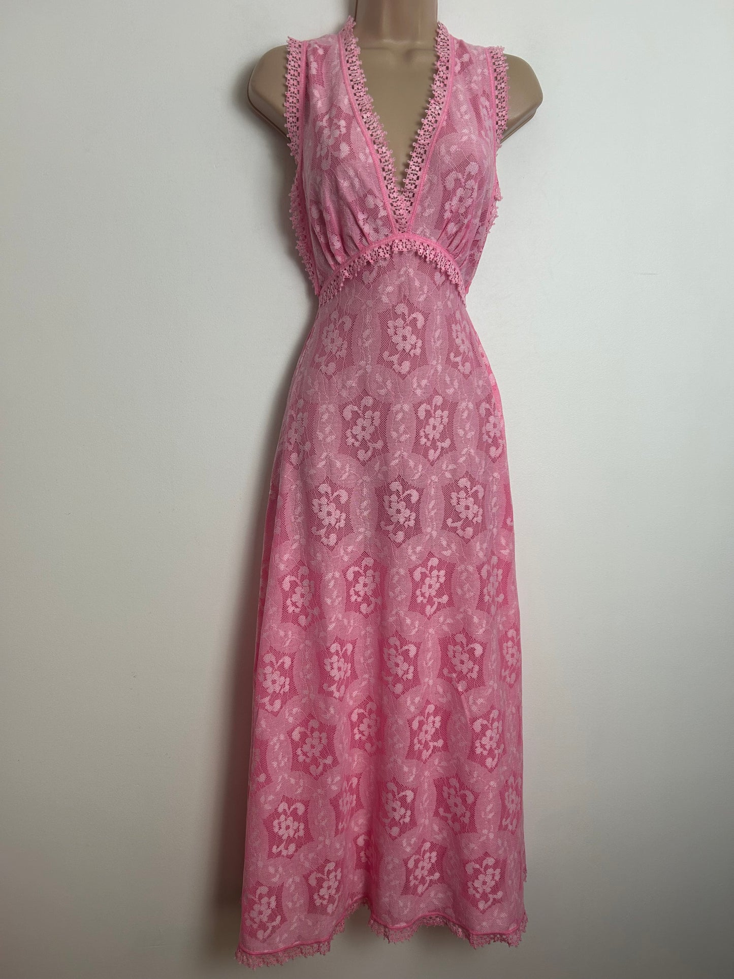Vintage HANRO Made In Switzerland Size 8-10 Pink Cotton Lace Maxi Length Nightdress