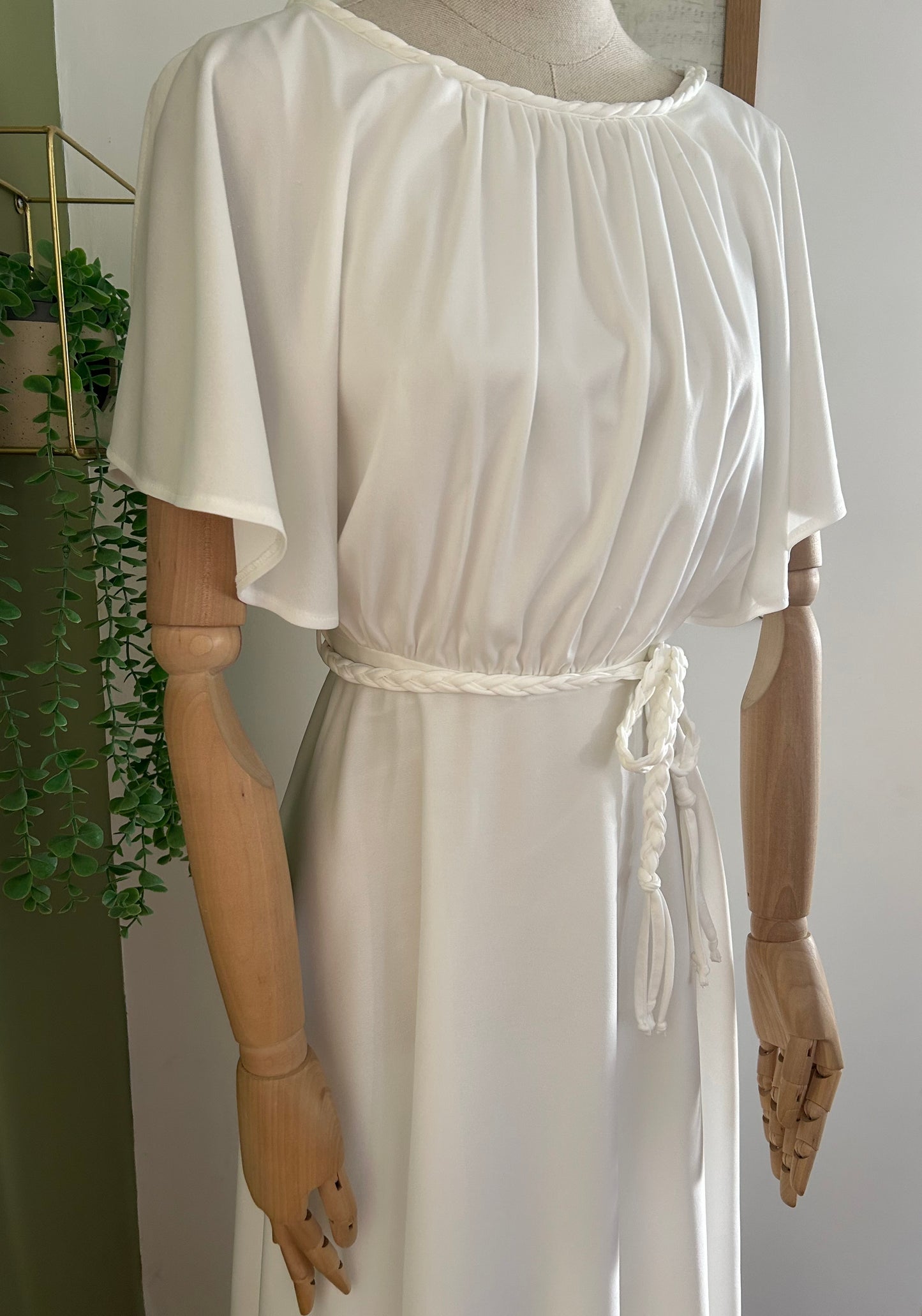 Vintage 1970s Size 6 White Flutter Sleeve Plaited Tie Belt Grecian Style Summer Maxi Dress