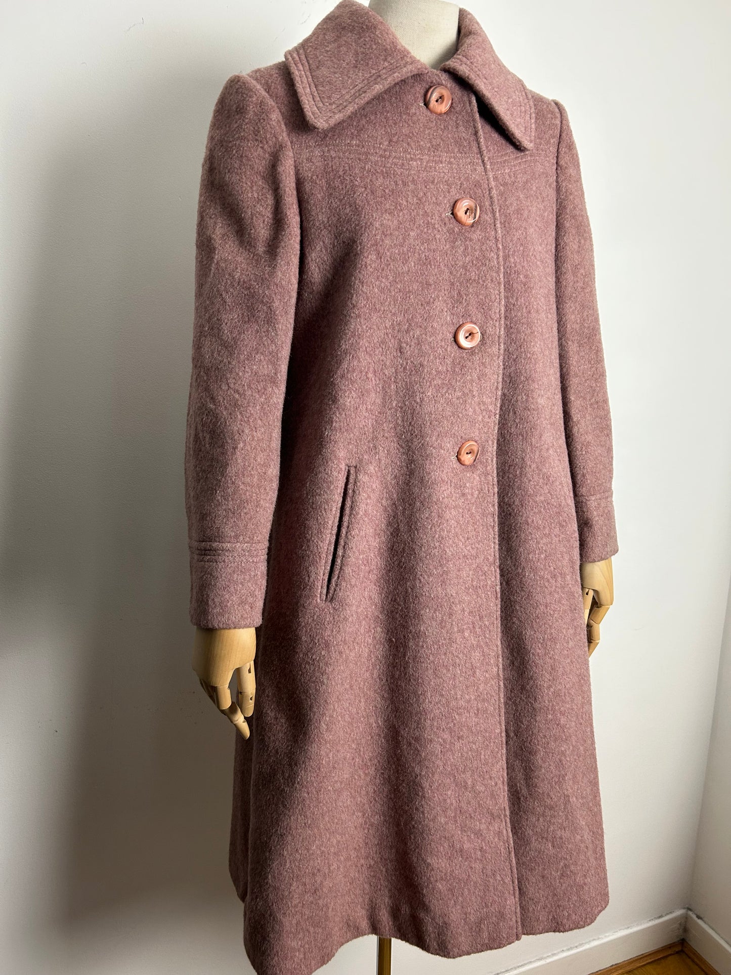 Vintage Late 1970s Size 12-14 Dusky Pink Wool Fully Lined Coat