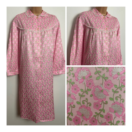 Vintage 1960s Size 18 Pretty Pink Floral Print Brushed Back Satin 3/4 Sleeve Nightie/Nightshirt