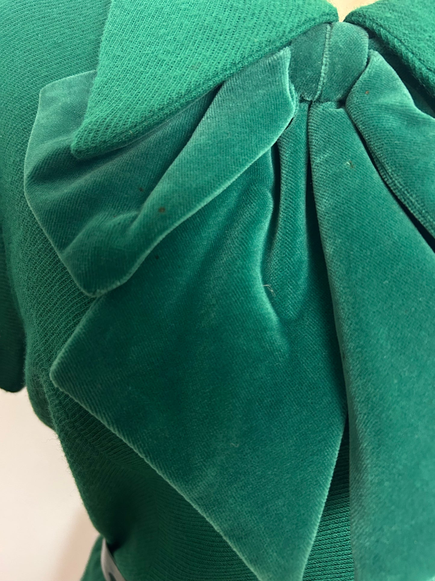 Vintage Early 1960s CARNEGIE OF LONDON Size 12 Bottle Green Velvet Bow Detail 2 Piece Dress & Jacket Suit