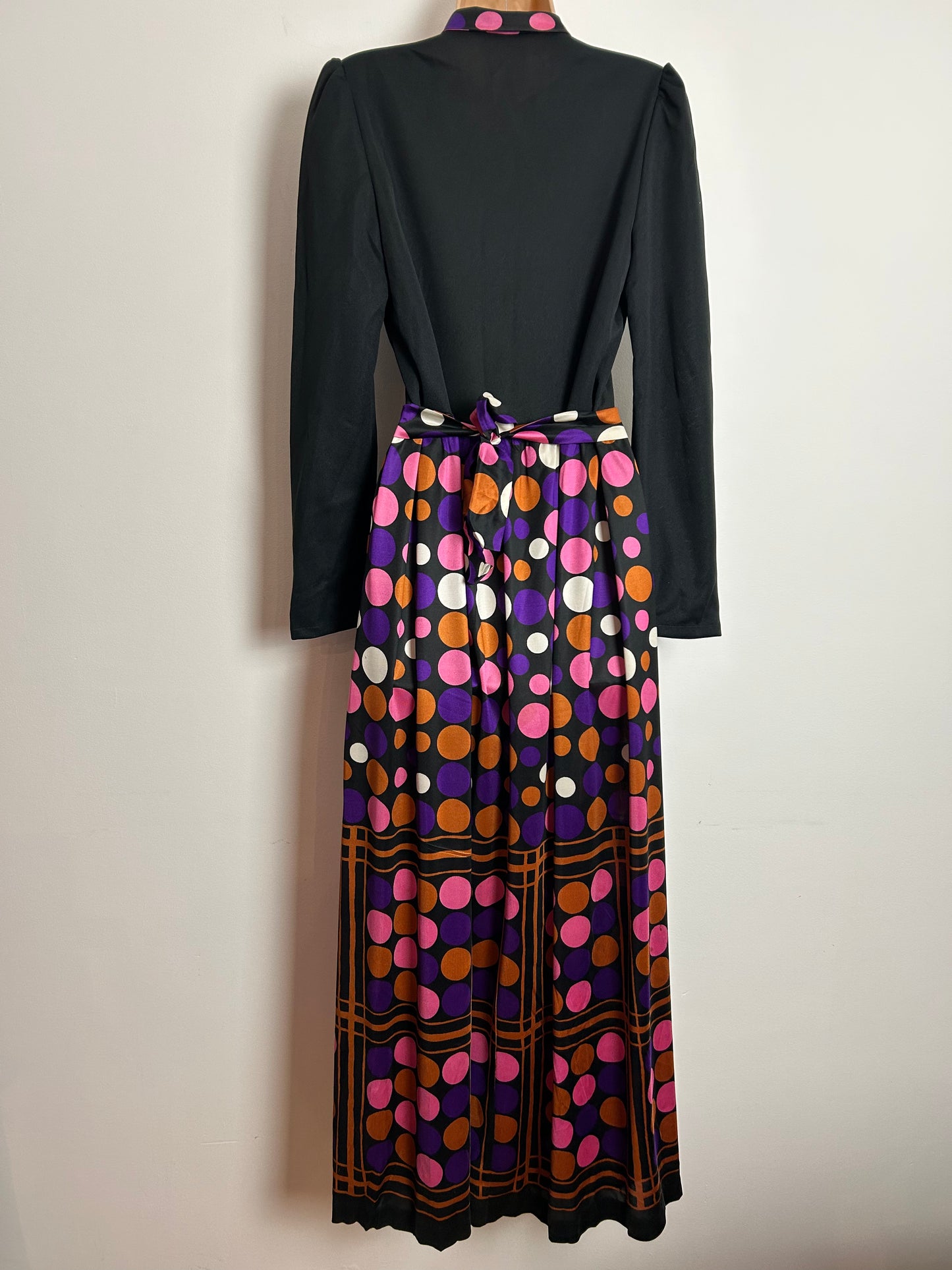 Vintage 1970s THE SWITCH BY MARTIN EMPREX UK Size 10-12 Black Pink Purple & Rust Spot Print Tie Neck Maxi Dress