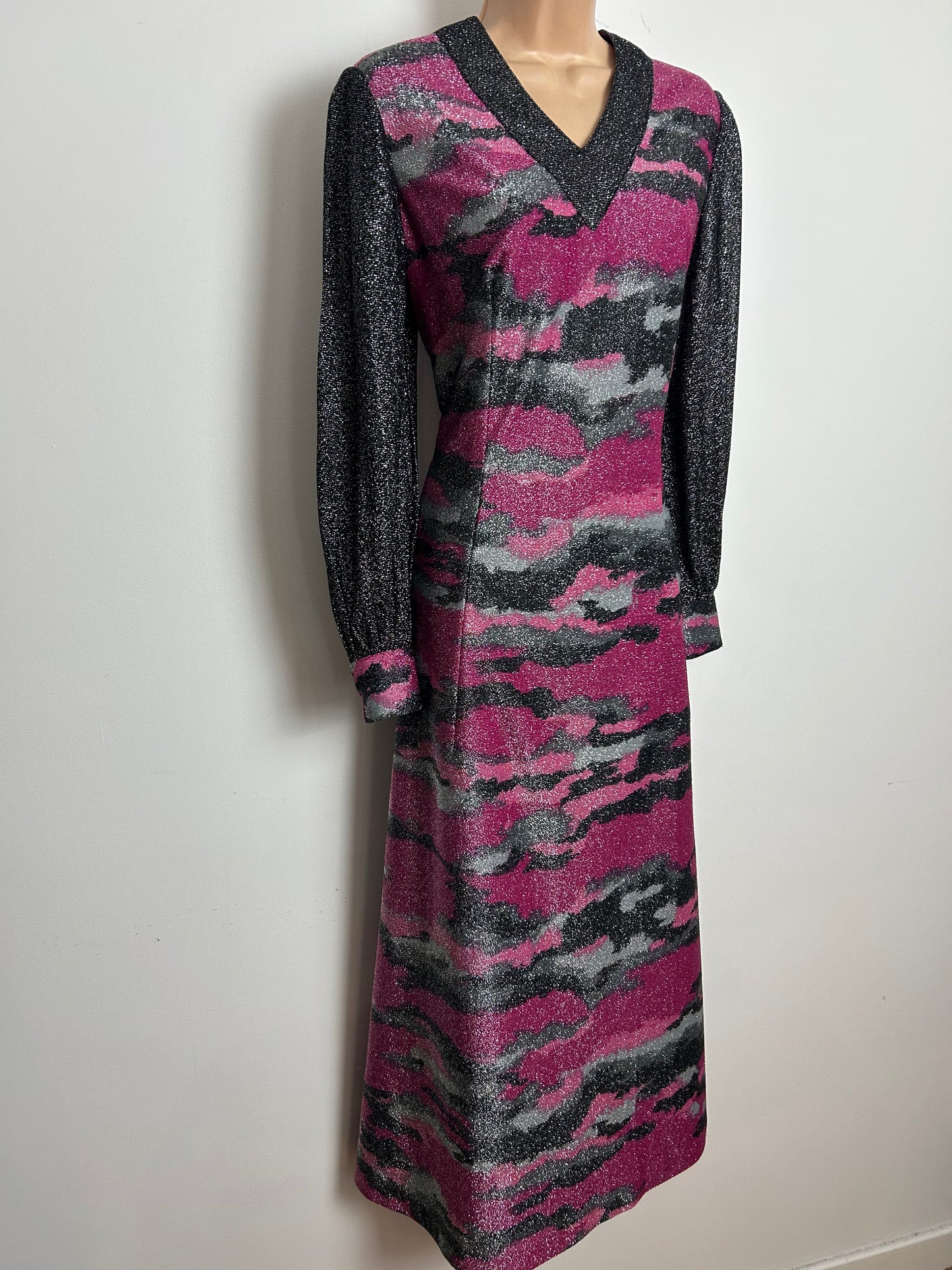 Vintage 1970s Size 14 Grey Silver & Pink Tones Abstract Print Lurex Long Sleeve Occasion Maxi Dress