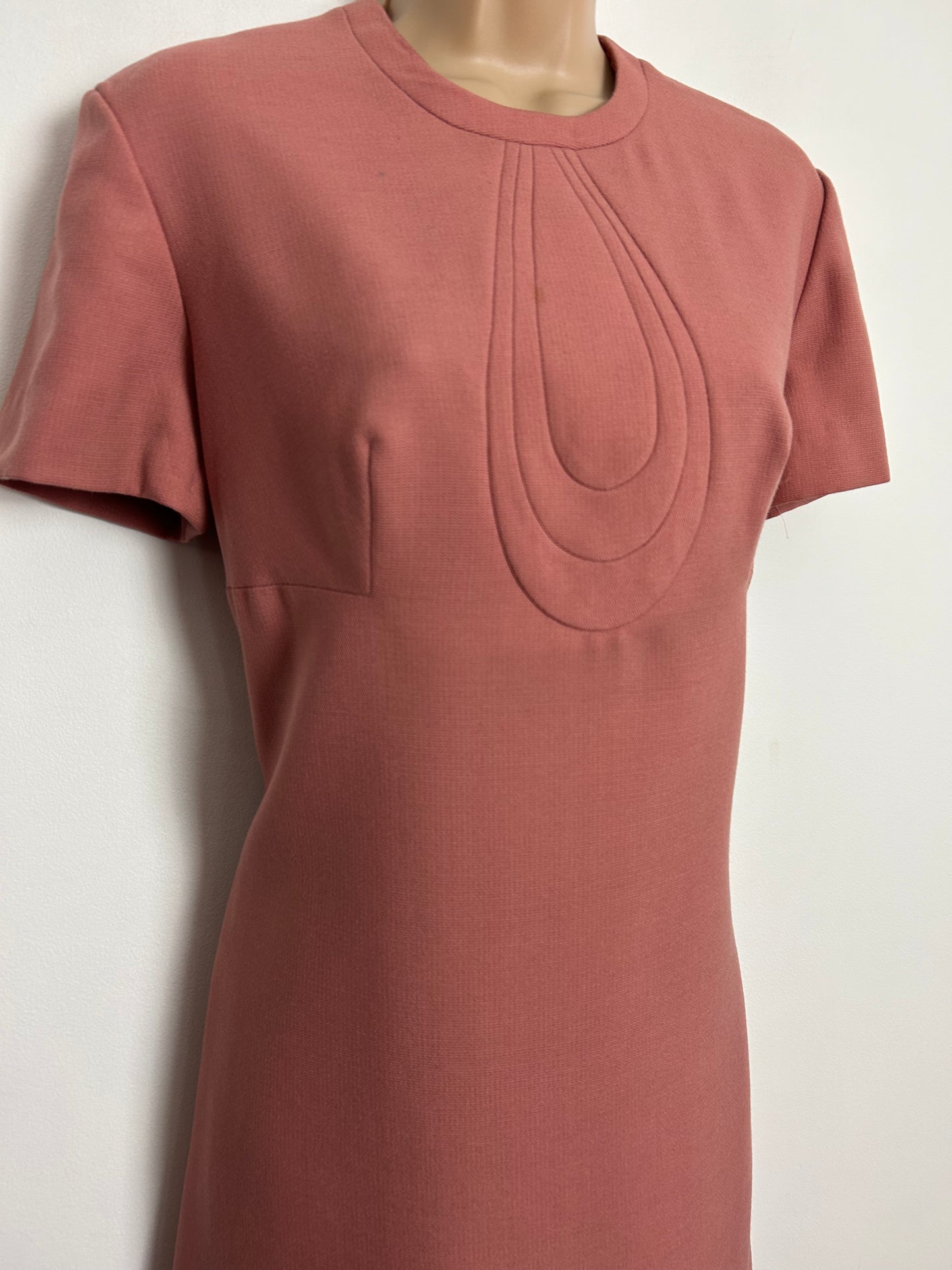 Vintage 1960s UK Size 10-12 Nude Pink Pure New Wool Short Sleeve Mod Shift Dress