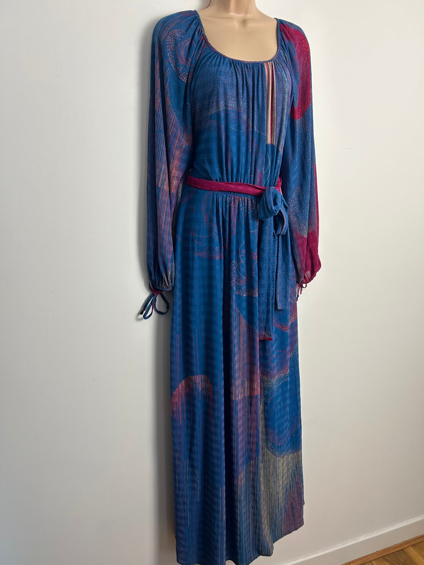 Vintage Late 1970s VERA MONT Size 8-10 Dusky Blue & Pink Tones Abstract Stripe & Spot Print Long Sleeve Belted Maxi Dress