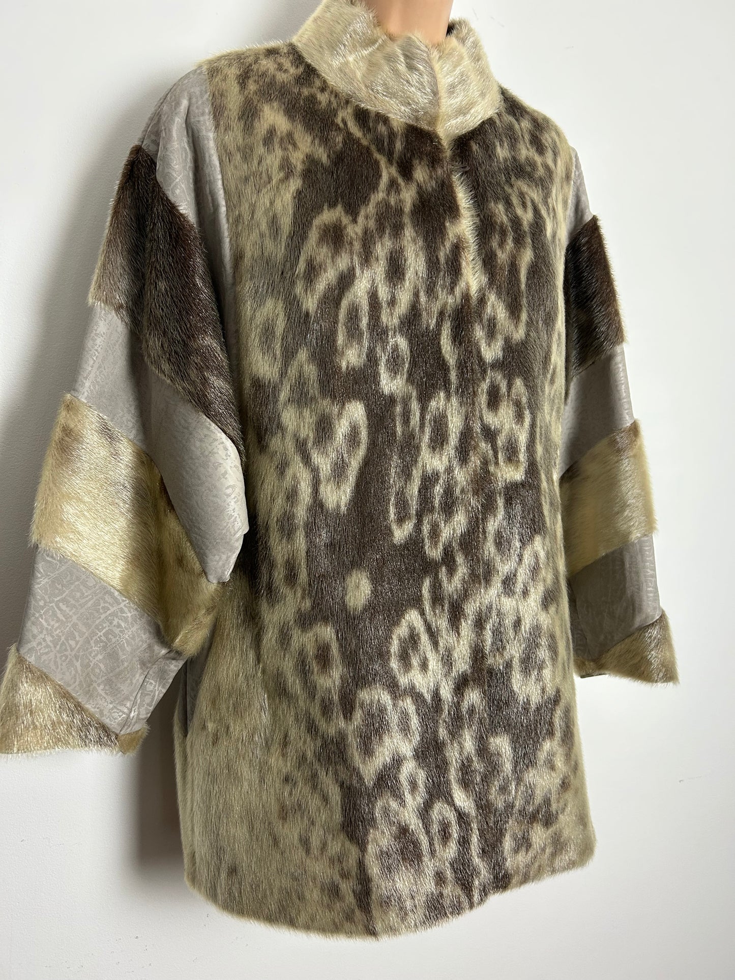 Vintage 1980s SCHRADER Size 12 Beige & Brown Tones Suede & Fur Animal Print Oversize Jacket