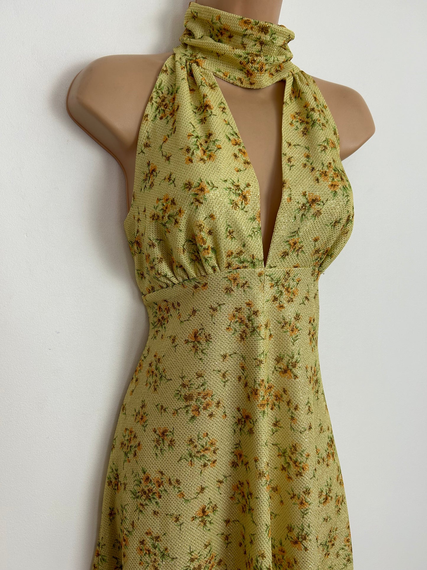 Vintage 1970s UK Size 6 Yellowy Green Gold & Orange Floral Lurex High Neck Key Hole Sleeveless Summer Boho Occasion Maxi Dress