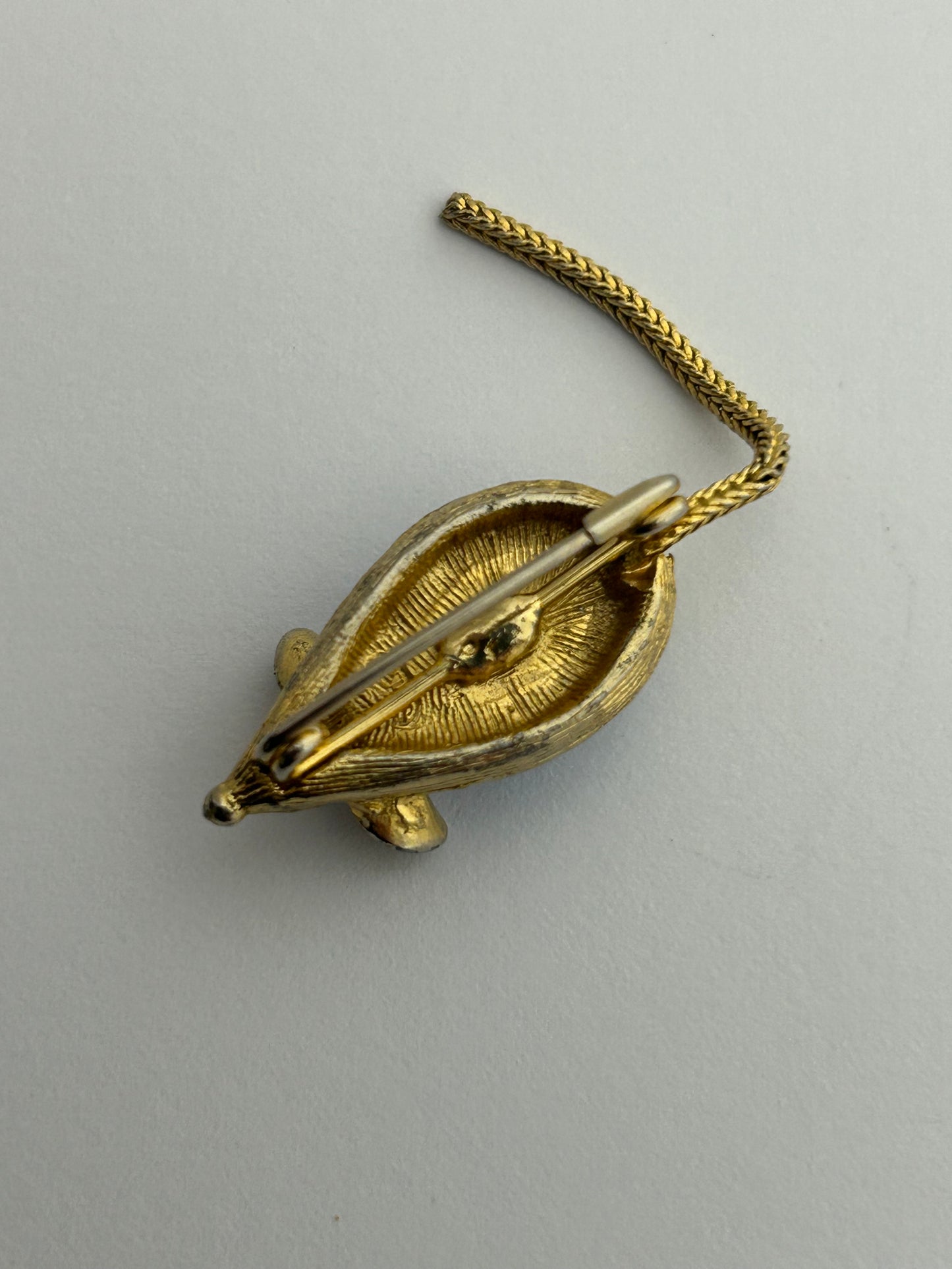 Vintage Gold Tone RARE Articulated Tail Blue Glass Stone Set Mouse Brooch