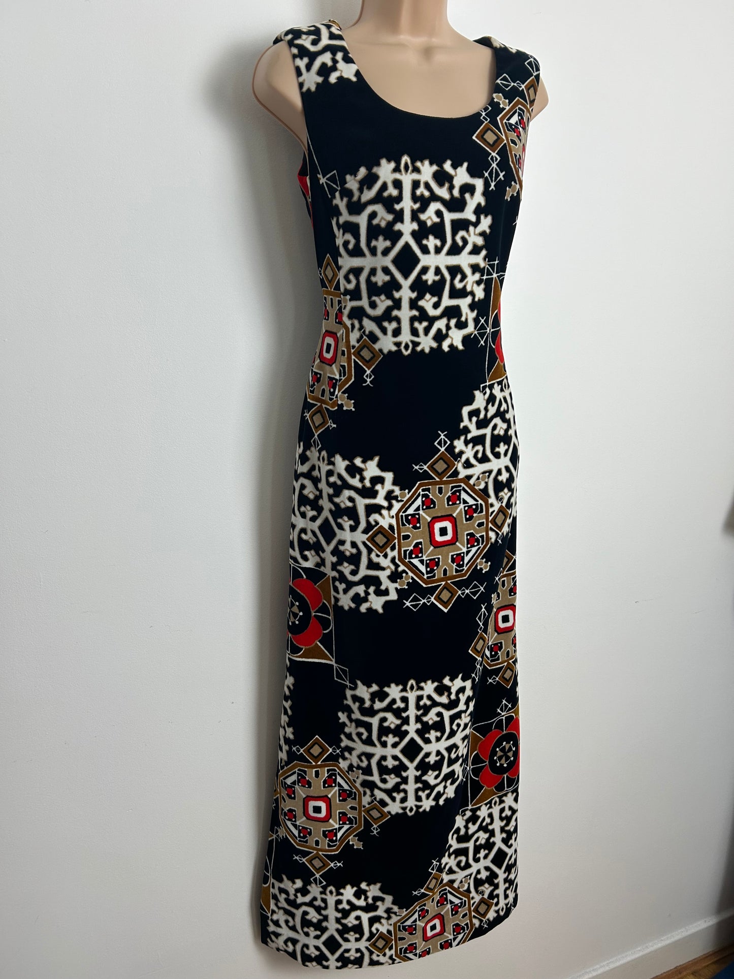 Vintage 1970s Size 10 Black White Beige & Red Abstract Print Velvet Column Maxi Dress