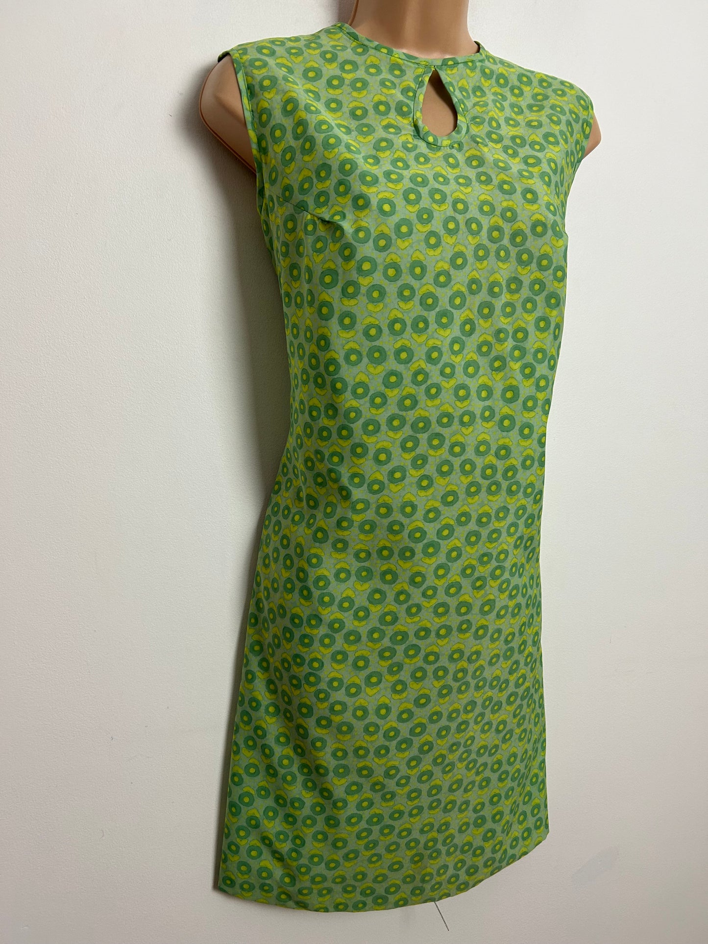 Vintage 1960s UK Size 12-14 Green Tones Abstract Circle Print Lightweight Mod Shift Dress