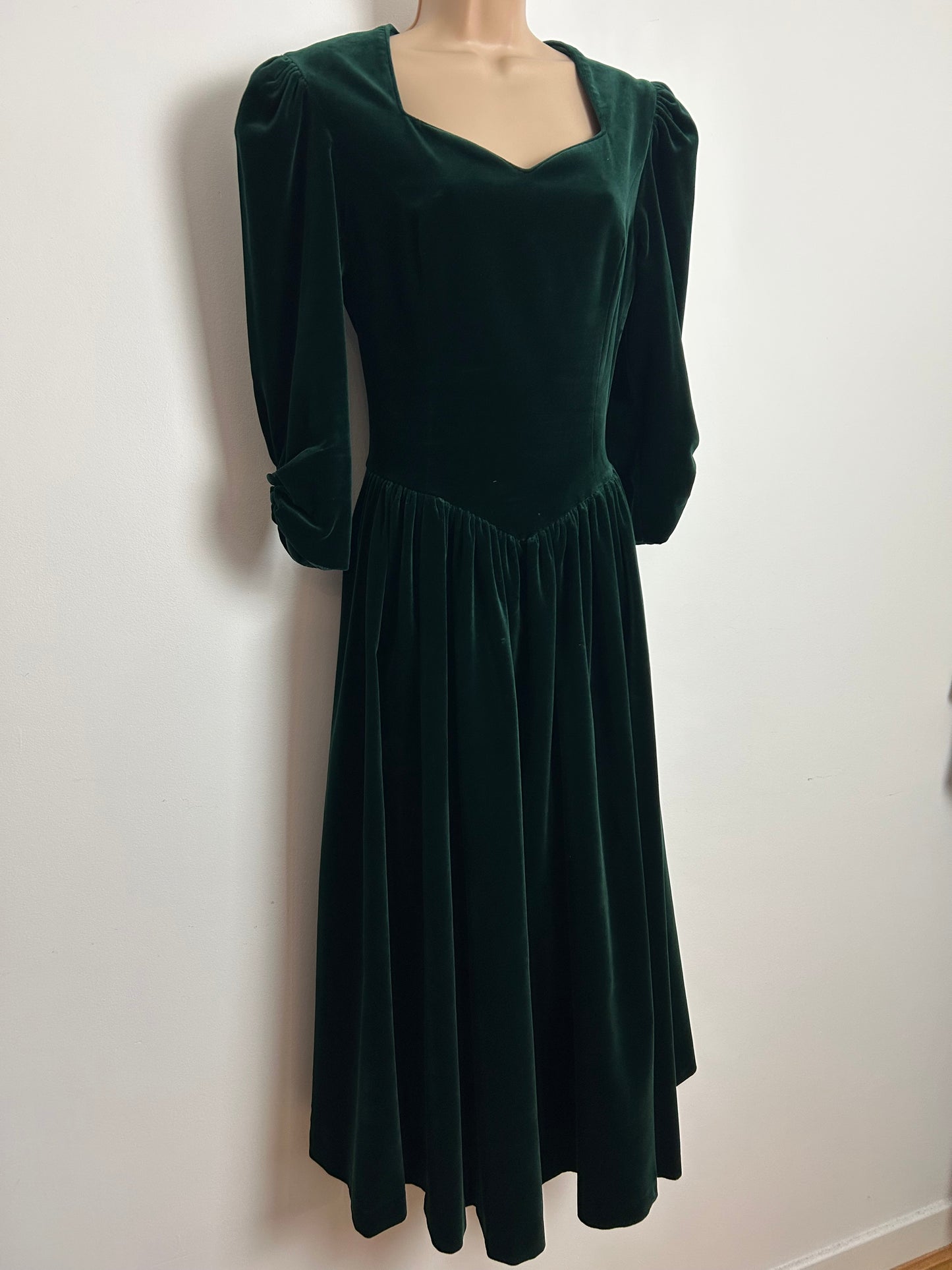 Vintage 1980s LAURA ASHLEY Made In Hungary Size 10 (14 On Label) Bottle Green Velvet Open Back Midi Dress