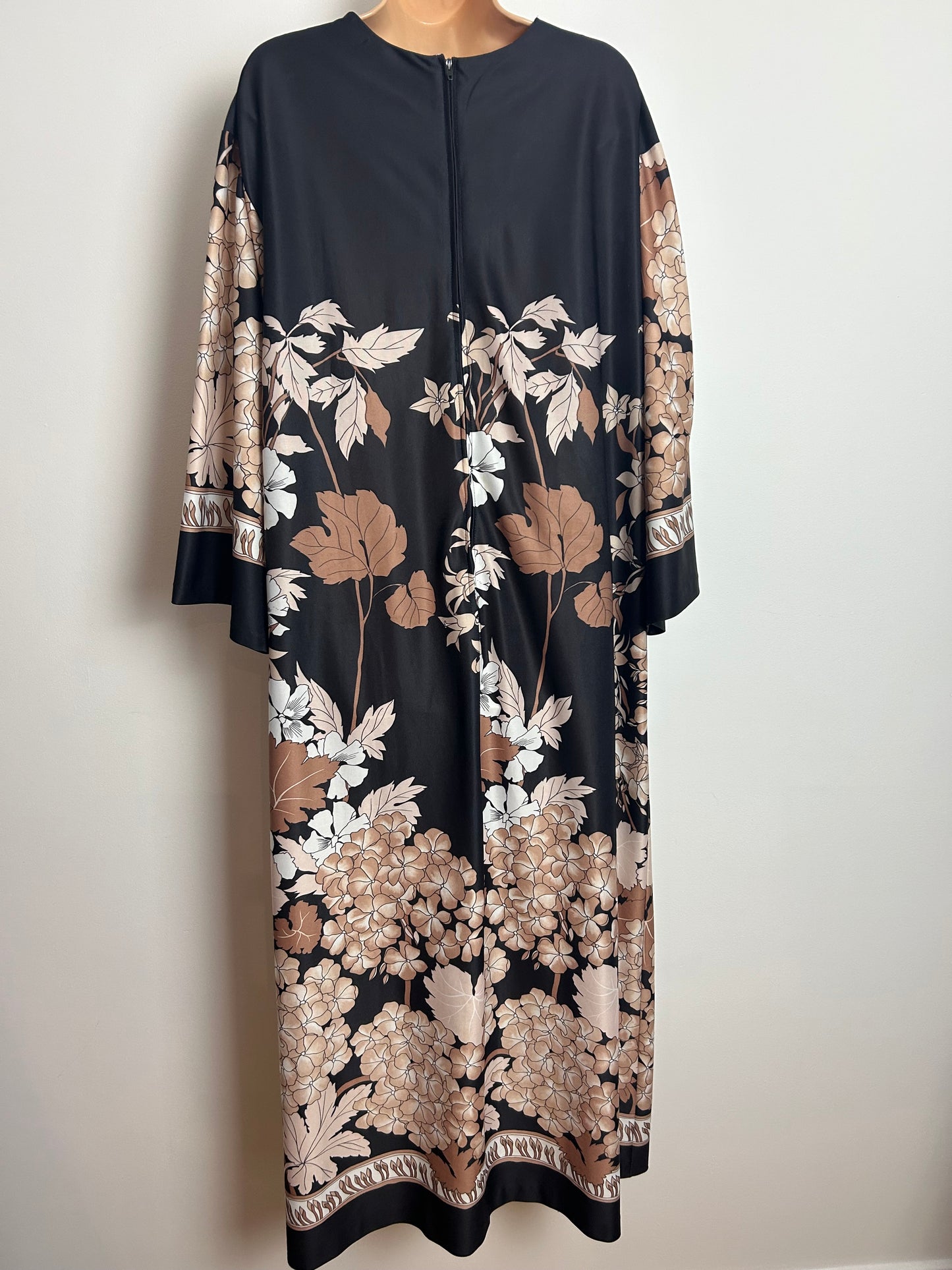American Vintage 1970s TIFFANY LOUNGEWEAR Up To Size 16 Brown & Beige Floral Border Print Zip Front Kaftan House Dress
