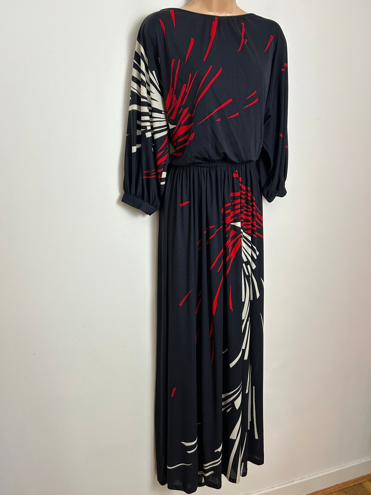 Vintage Late 1970s Rare DE PARISINI Size 12-14 Black White & Red Abstract Stripe Print Signed Silk Jersey Maxi Dress