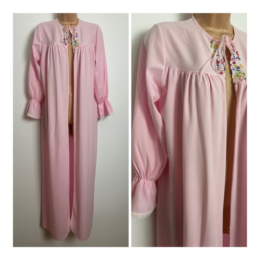 Vintage 1970s Size 10-12 Pale Pink Floral Embroidered Tie Neck Long Sleeve Open Fronted Dressing Gown