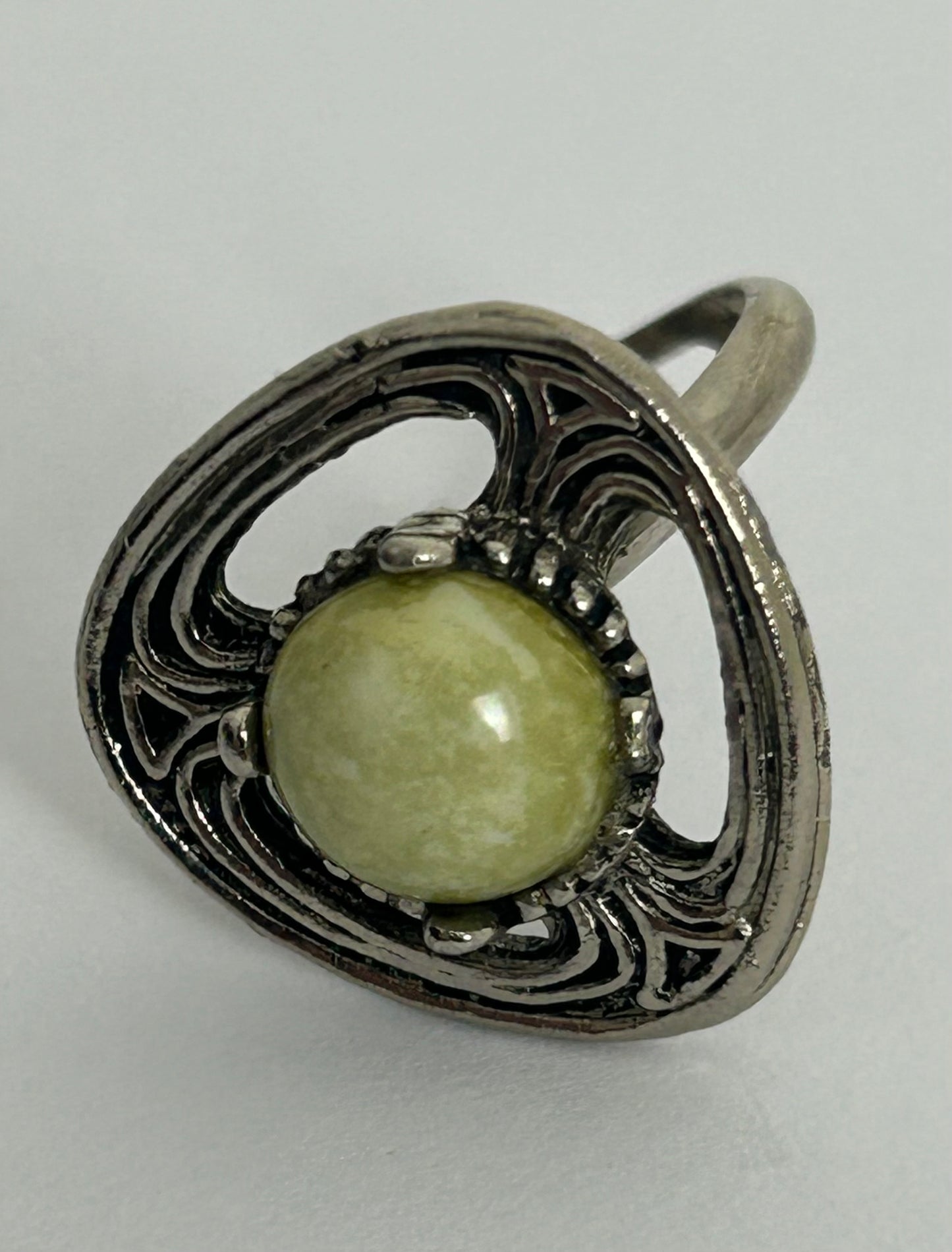 Vintage Silver Tone Base Metal & Green Stone Set Scottish Celtic Style Adjustable Ring Size Q