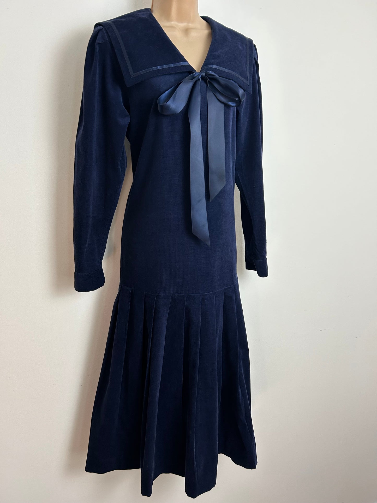 Vintage 1980s LAURA ASHLEY Size 12 Navy Blue Fine Cotton Needlecord Sailor Collar Ribbon Tie Pleated Midi Dress