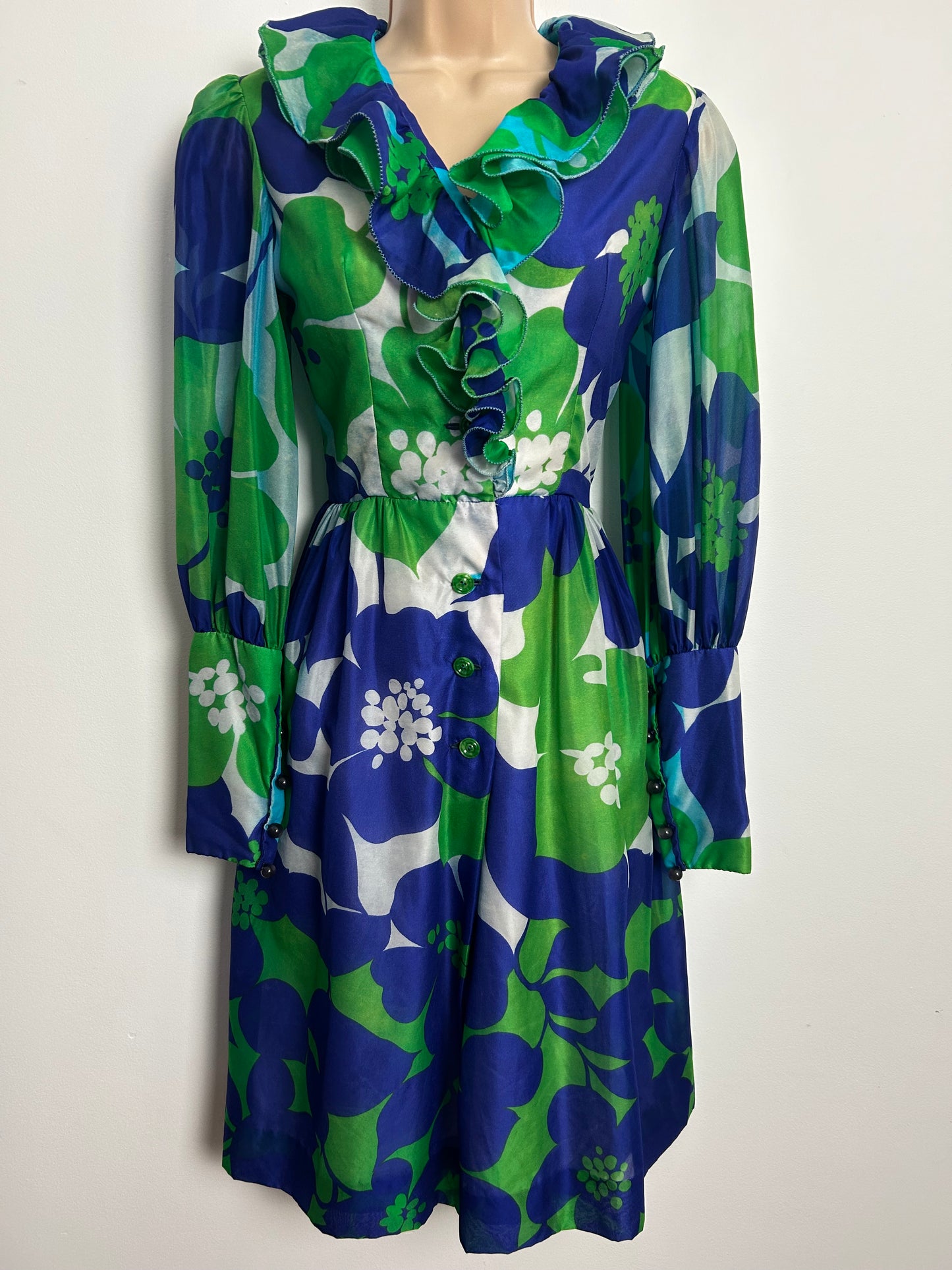 Vintage 1970s J.M. Martin Size 6 Beautiful Blue & Green Abstract Bold Floral Ruffle Trim Dress