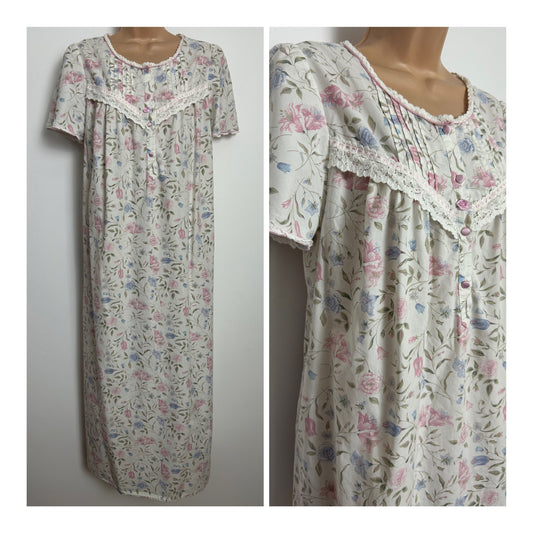 Vintage Early 1980s Size 12-14 White Pink & Blue Floral Print Cotton Nightie