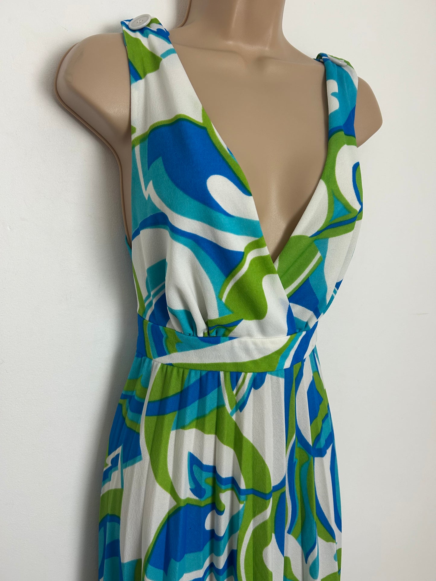 Vintage 1970s JERSEYFIELD Size 8 White Blue & Green Abstract Print Pleated Summer Maxi Dress