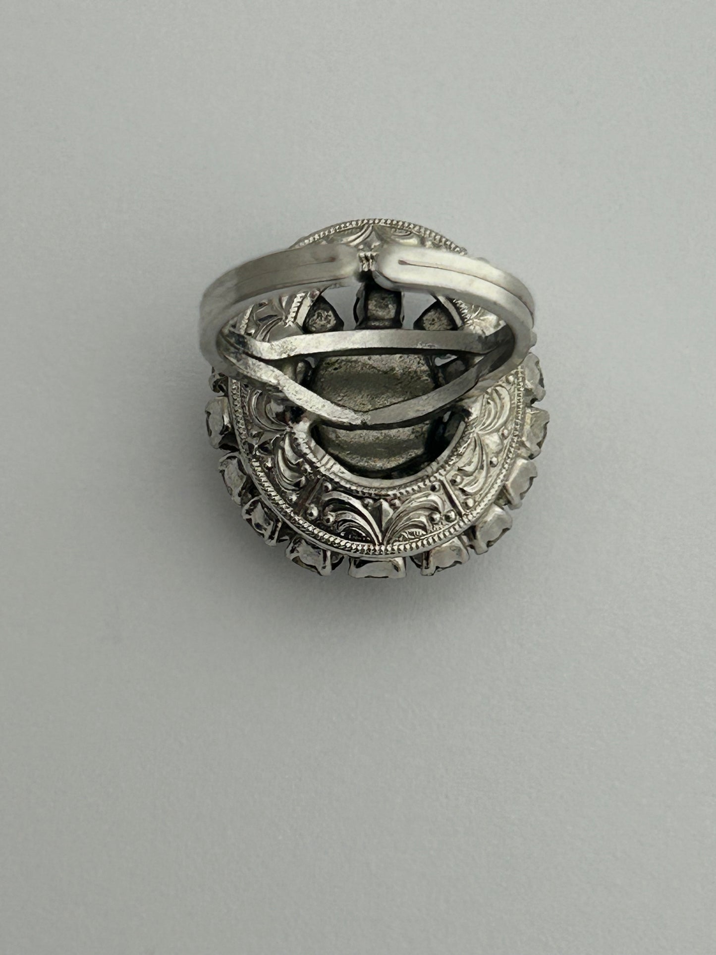 Vintage Beautiful Silver Tone Purple Glass & Diamante Set Adjustable Cocktail Ring Size P