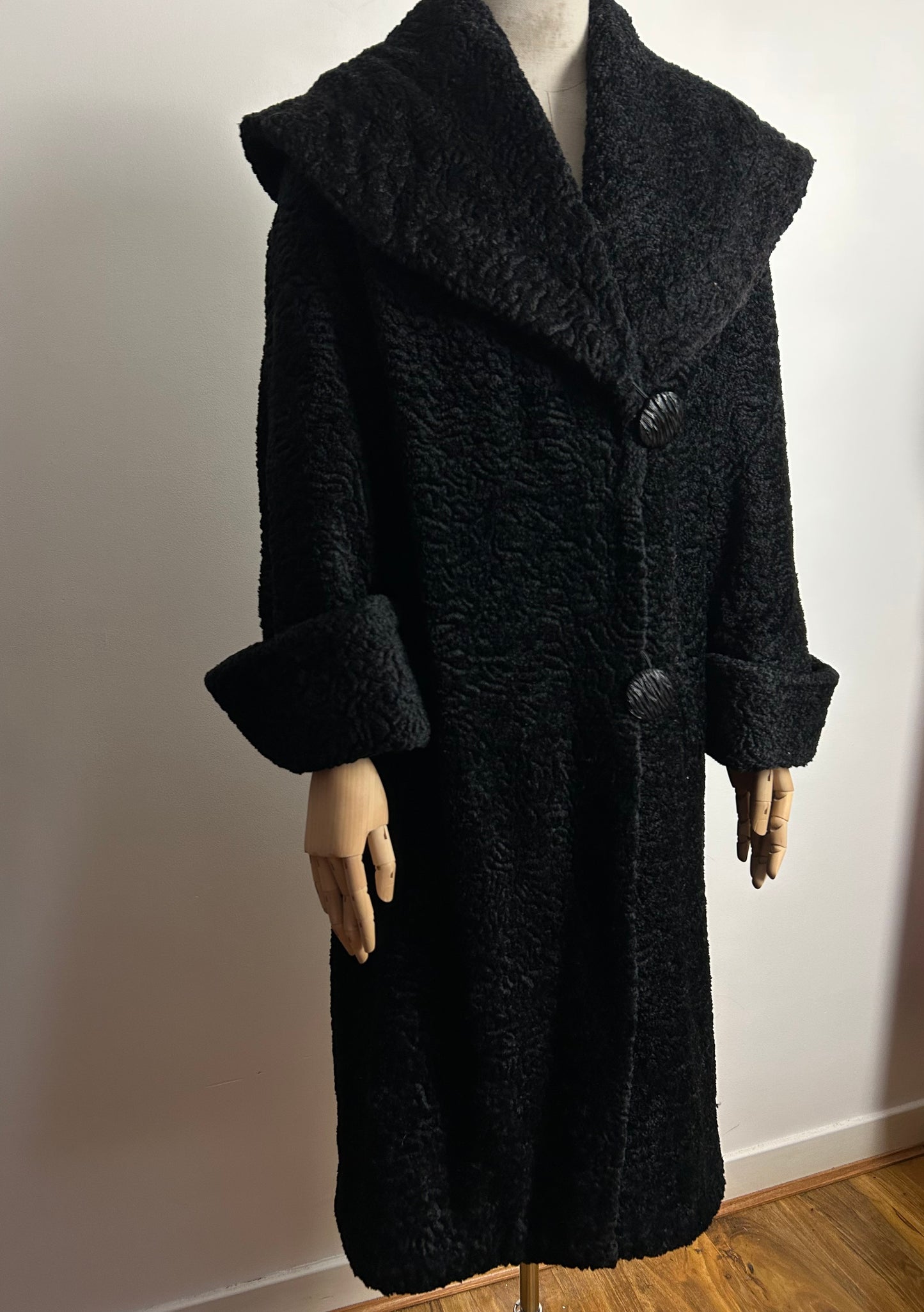 Vintage 1960s NEEDENE MODELL UK Size 12-14 FABULOUS Black Faux Persian Lambs Wool Shawl Collar Coat