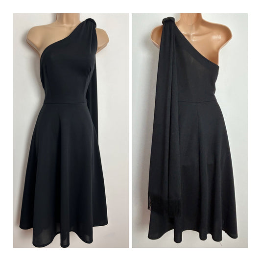Vintage 1970s UK Size 8 Black One Shoulder Watteau Train Fit Flare Evening Party Dress