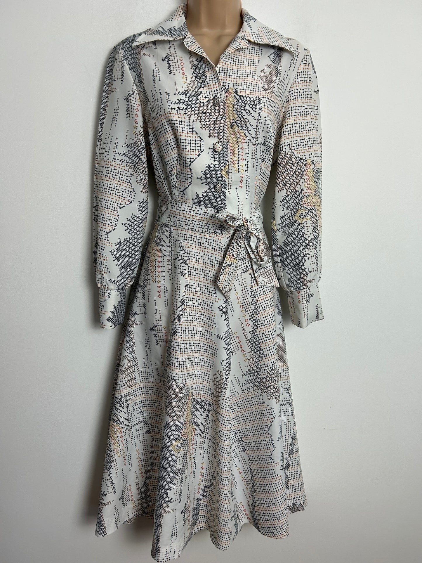 Vintage 1970s UK Size 8-10 Winter White Abstract X Print Long Sleeve Belted Day Dress By St Germain