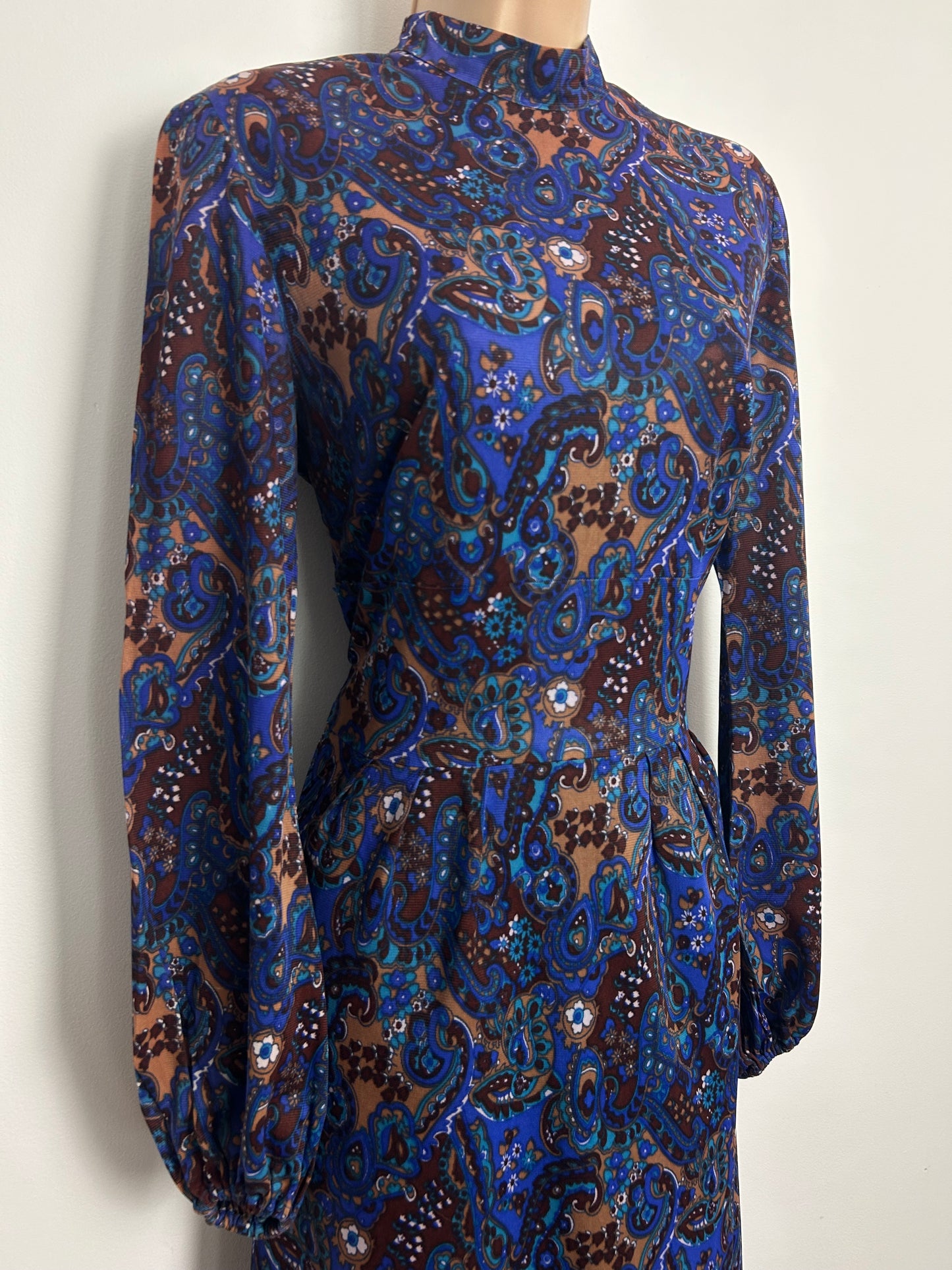 Vintage 1970s Size 8-10 Blue & Brown Tones Paisley Scarf Print Long Sleeve Maxi Dress