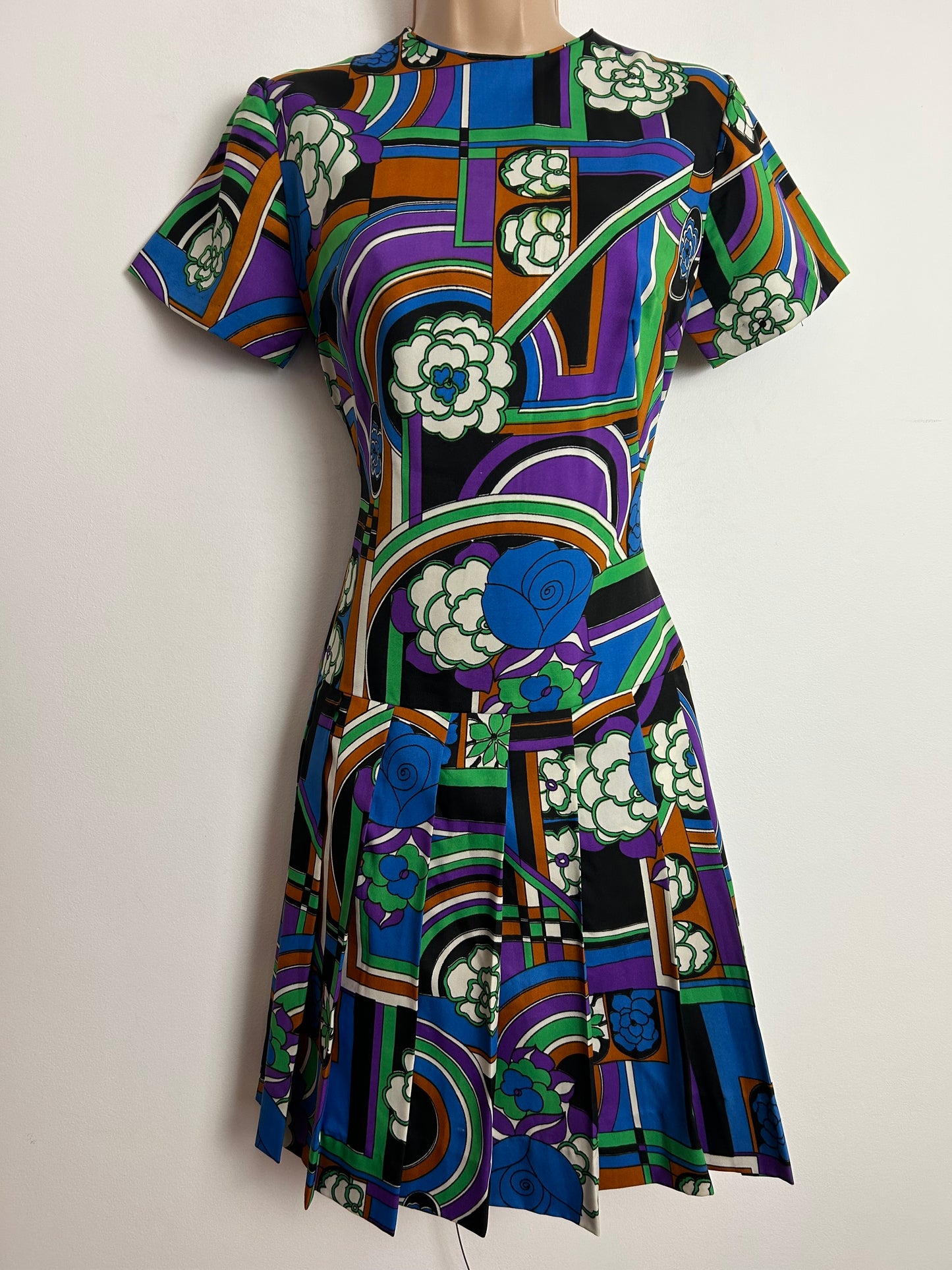 Vintage 1960s Size 8-10 Blue Purple Rust & Green Abstract Floral & Stripe Print Pleated Mod Shift Dress