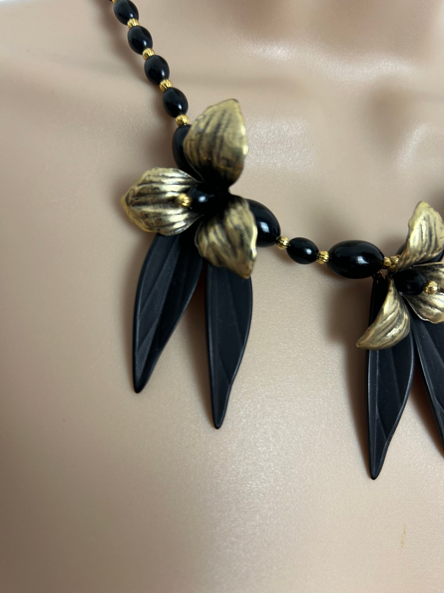 Vintage Black & Gold Colour Three Flowers Beaded Choker Style Necklace