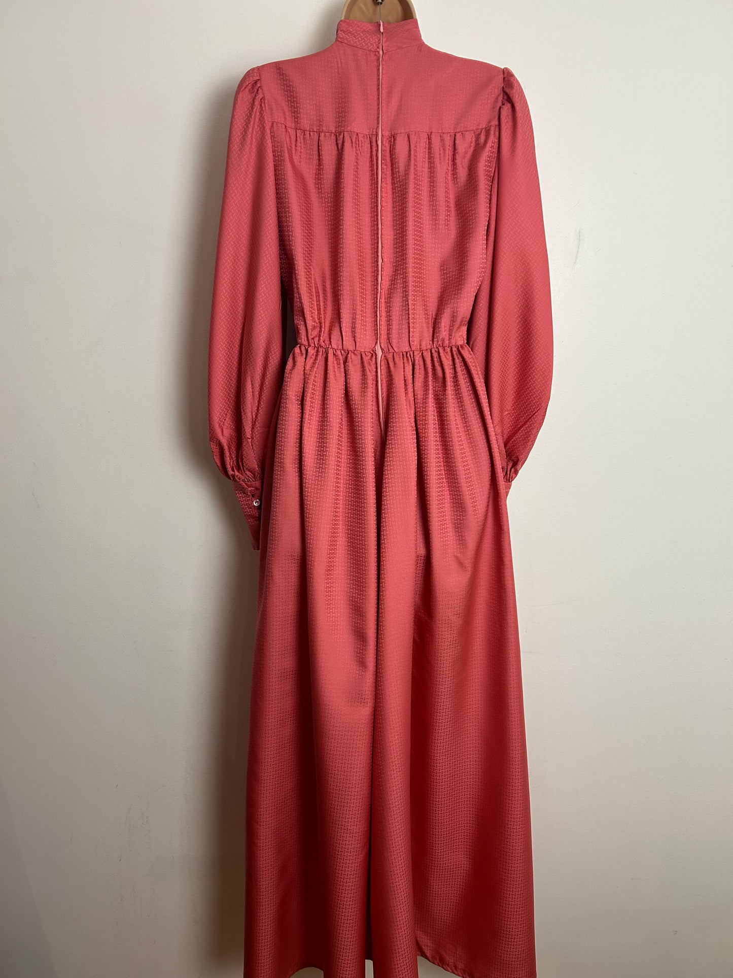 Vintage 1970s UK 8 Salmon Pink Dash Pattern Pussy Bow Long Sleeve Maxi Dress