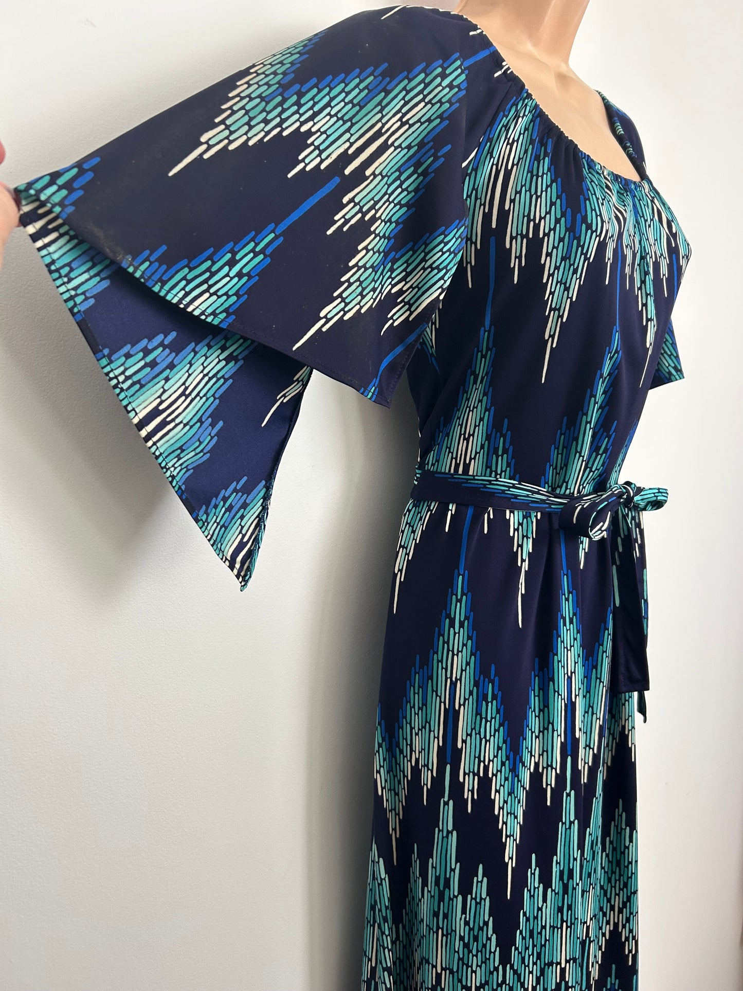Vintage 1970s BILYTIS PARIS Size 8 Navy Turquoise & White Dash Stripe Print Mid Sleeve Maxi Dress