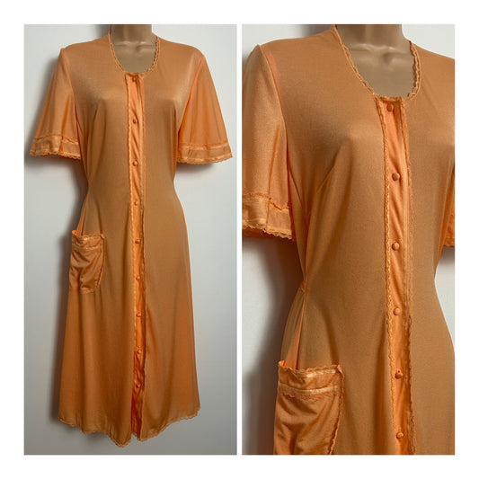Vintage 1970s Size 10 Pale Orange/Peach Short Sleeve Lace Trim Tie Back Dress Style Nightie