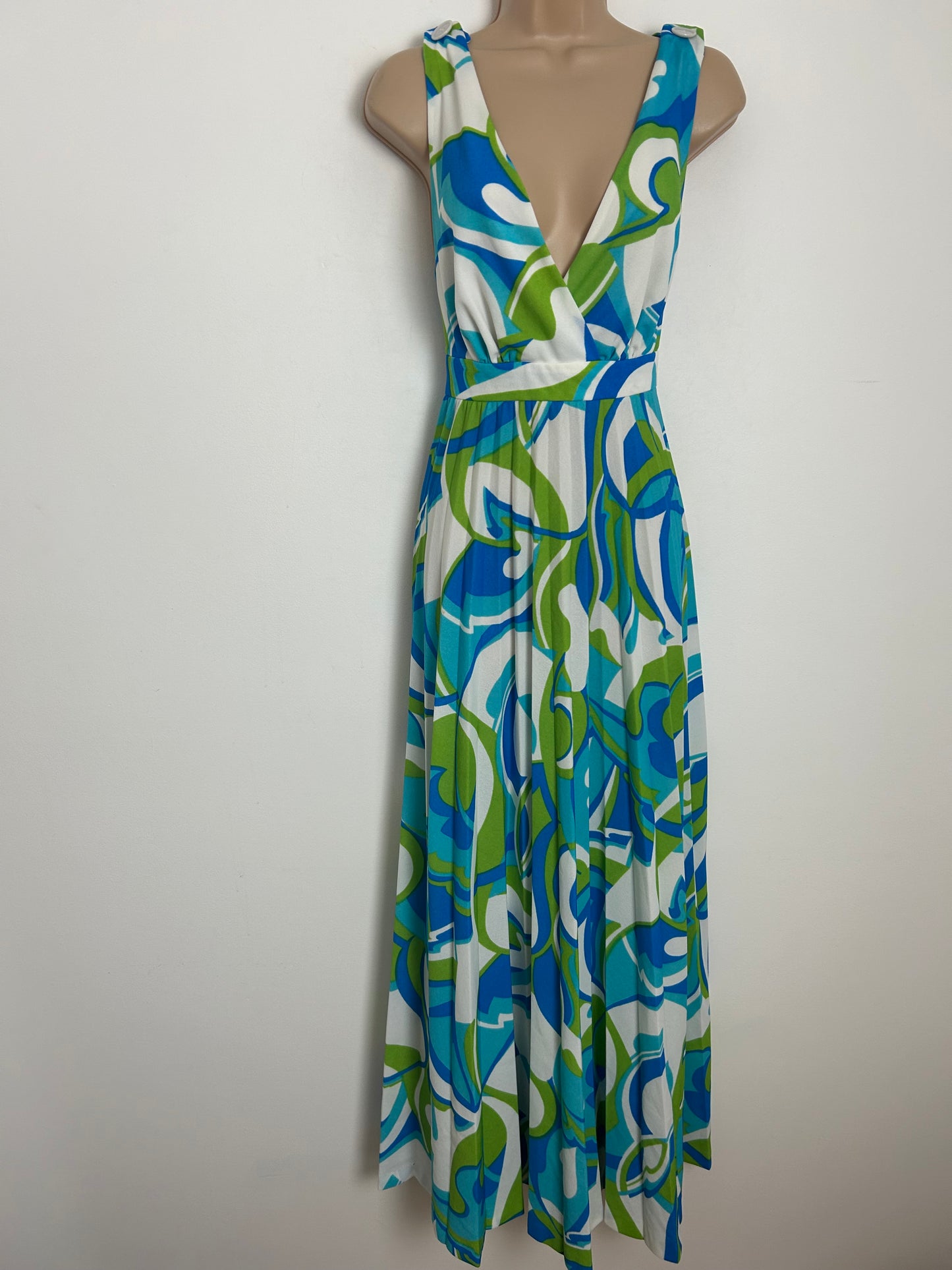 Vintage 1970s JERSEYFIELD Size 8 White Blue & Green Abstract Print Pleated Summer Maxi Dress