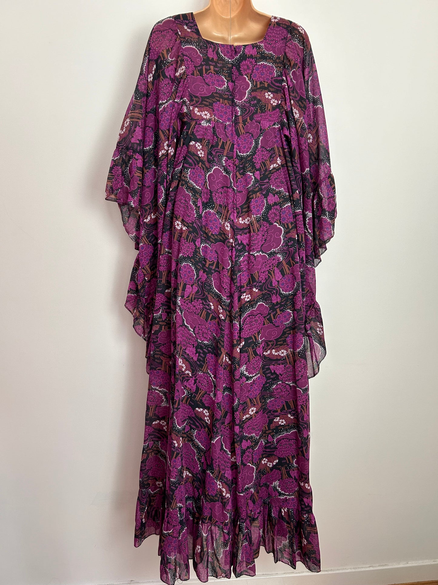 Vintage Late 1960s Very Rare CROWTHERS Approx UK Size 8 INCREDIBLE Black & Dark Pink Whimsical Tree Print Wide Sleeve Kaftan Style Boho Maxi Dress