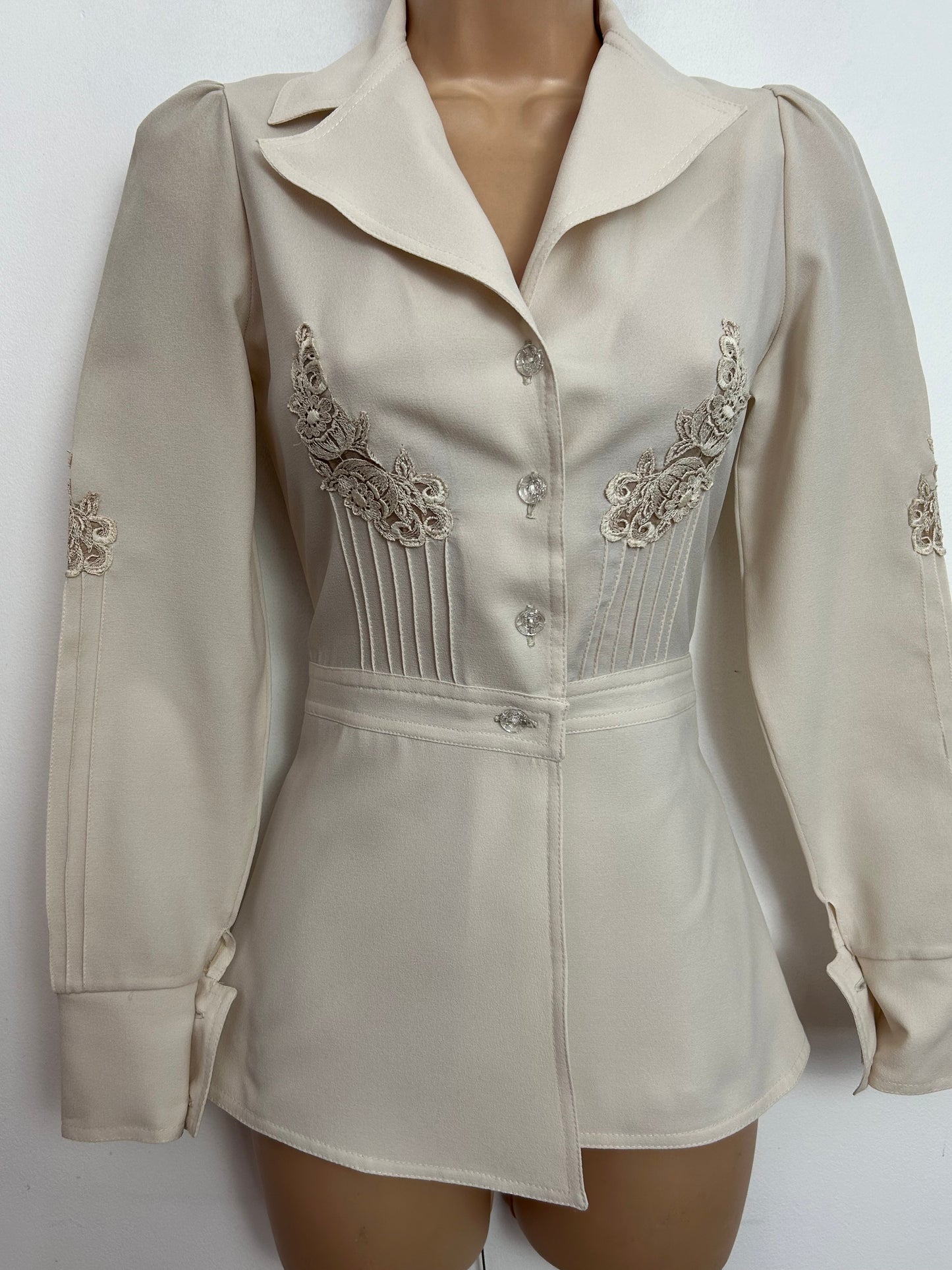 Vintage 1970s UK Size 8 Cream Pintuck & Lace Applique Detail Long Sleeve Fitted Shirt