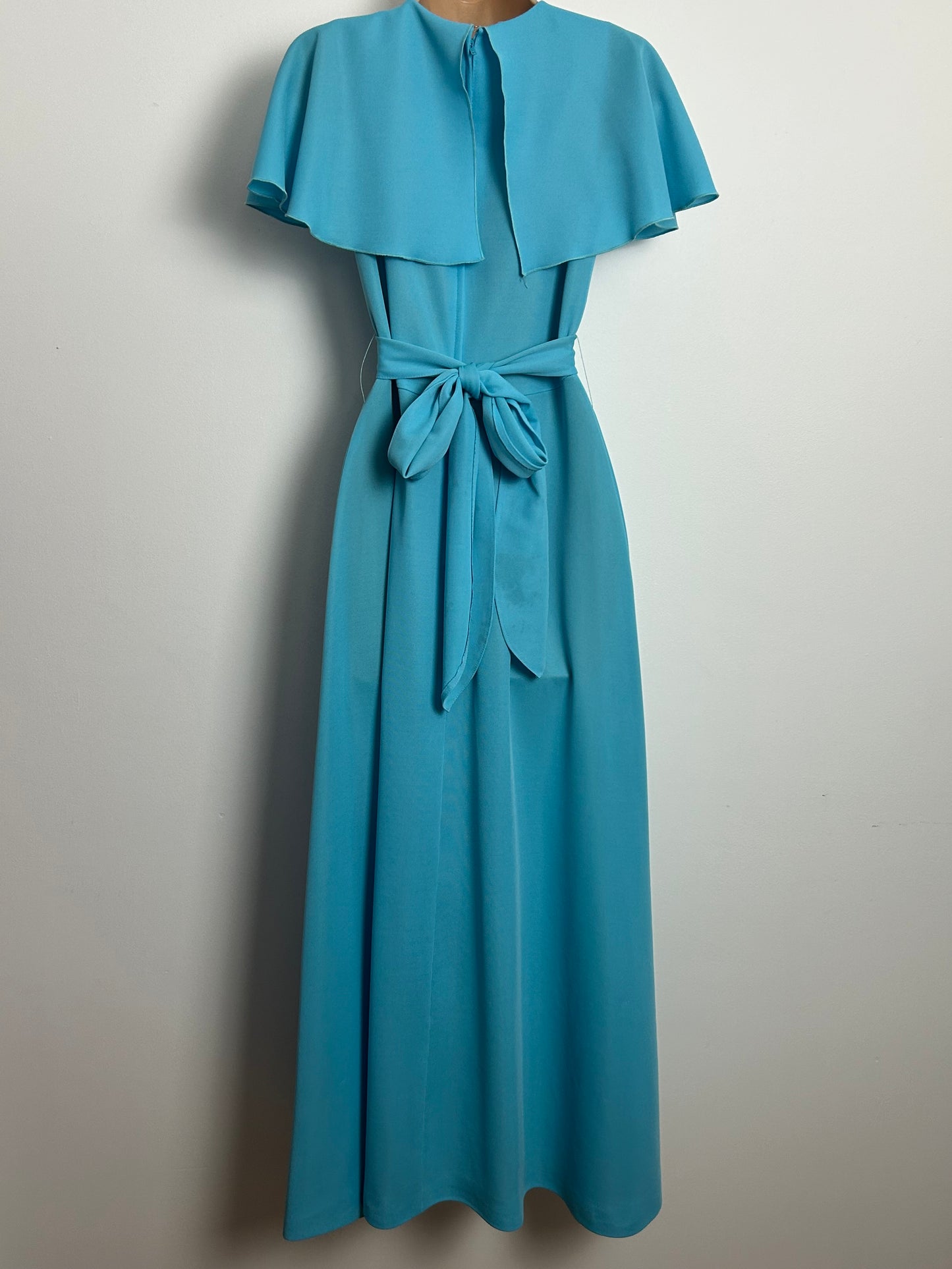 Vintage 1970s RICHARD SHOPS Size 8 Pale Blue Cape Collar Tie Back Maxi Dress