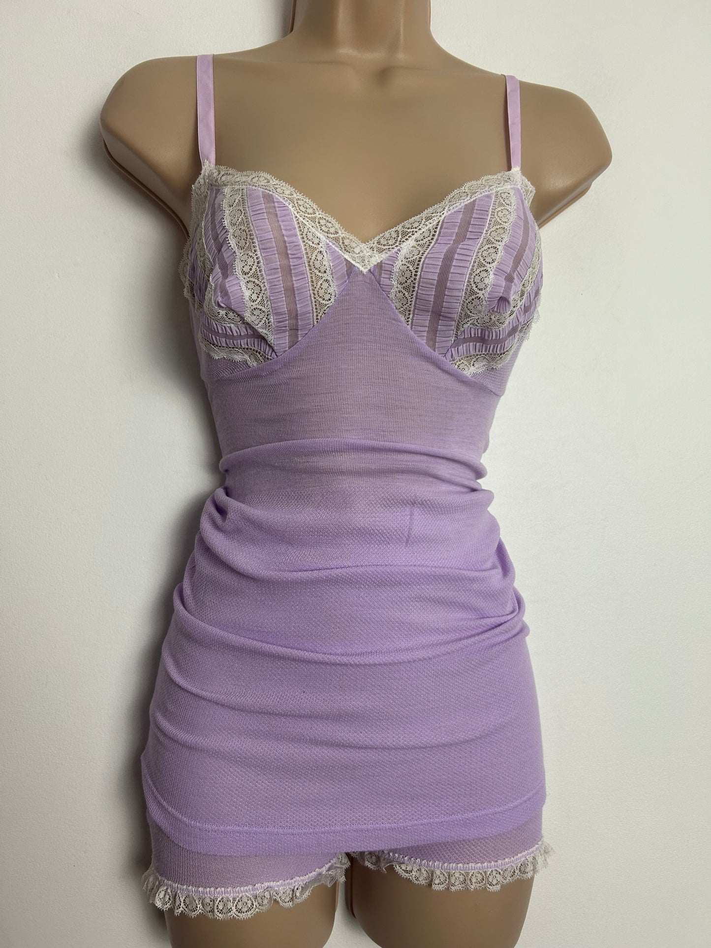 Vintage CHARMOR Size 6-10 Cute Pale Lilac & White Lace Trim Nightwear Sleep Set