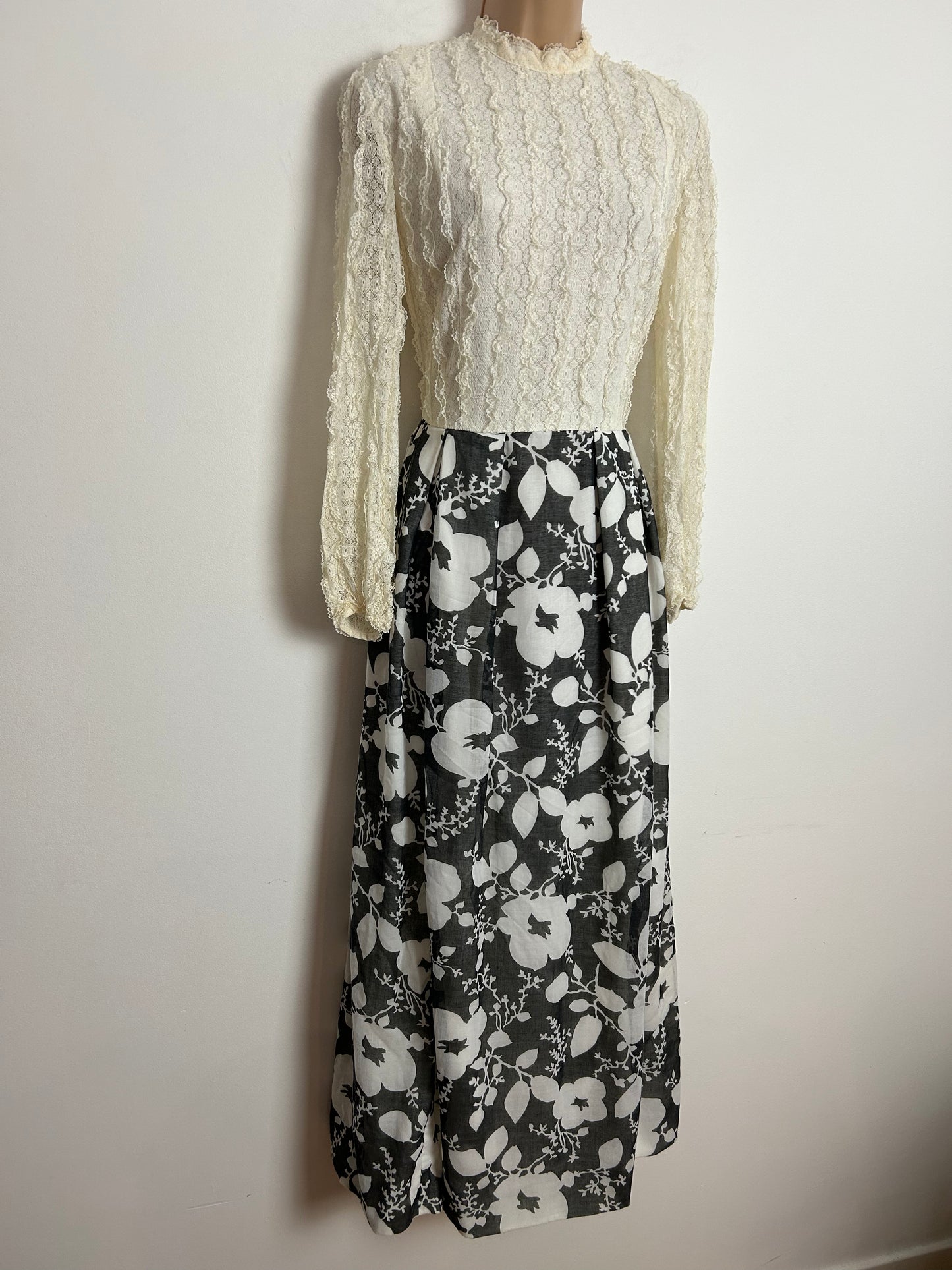 Vintage 1970s UK Size 10 White & Black Lace Bodice Floral Print Long Sleeve Boho Prairie Maxi Dress