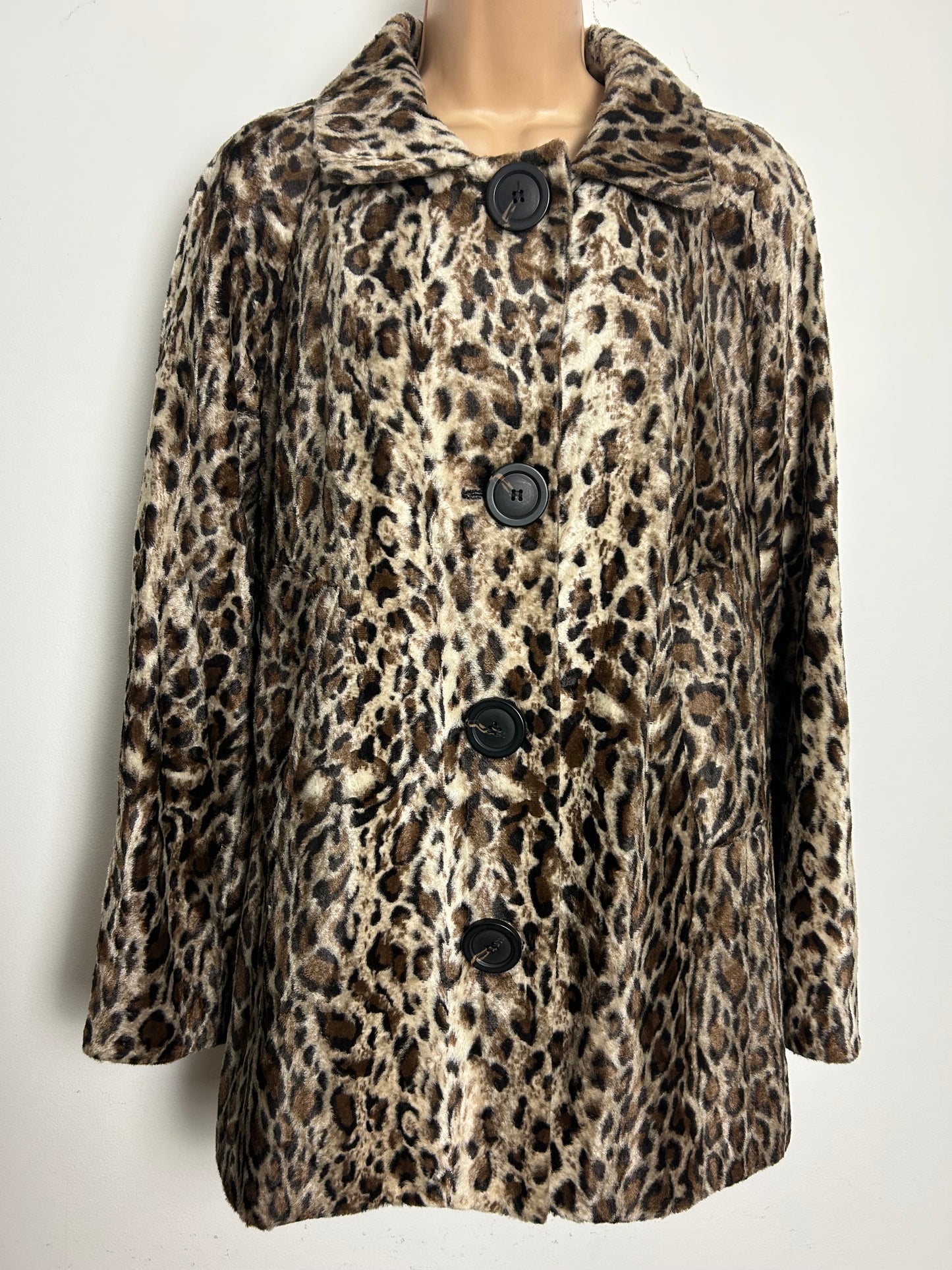 Gorgeous Size 12-14 Leopard Print Velvet Jacket By Bailey 44