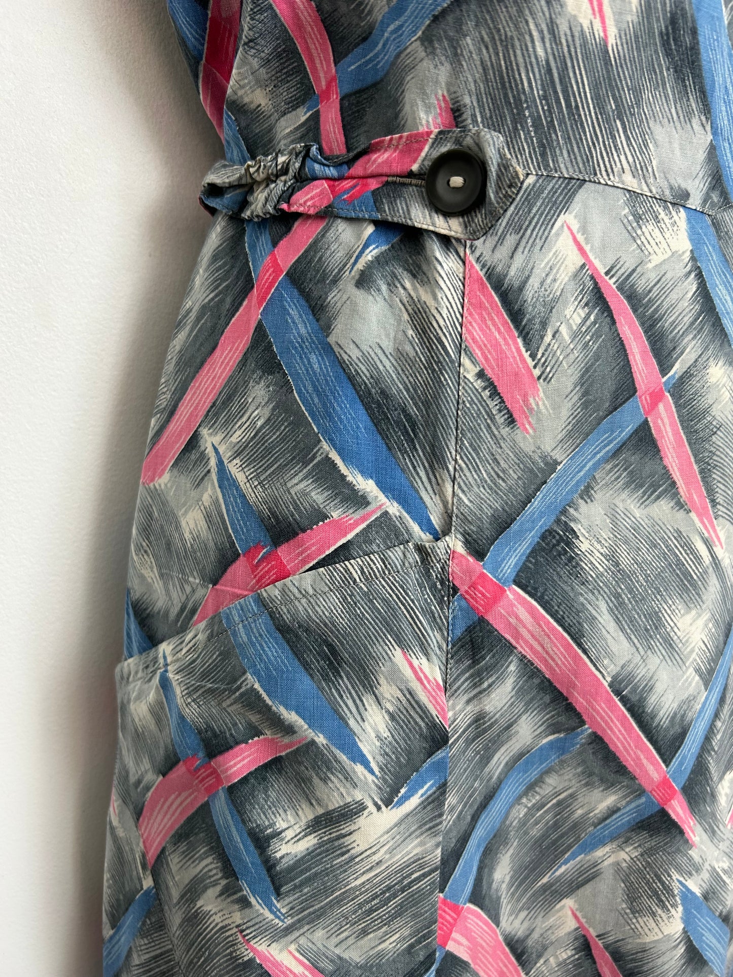 Vintage 1950s Size 10 Grey Pink & Blue Check Print Cotton Wrap Day Dress