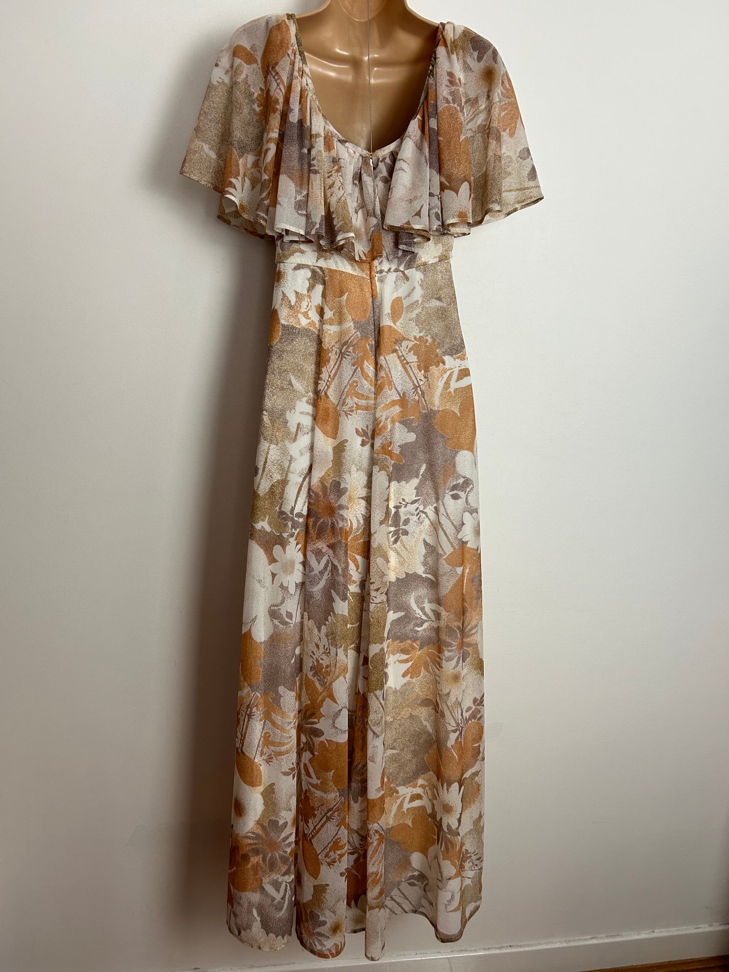 Vintage 1970s QUAD UK 12 Pretty Rusty Orange White & Brown Floral Print Cape Sleeve Boho Maxi Dress