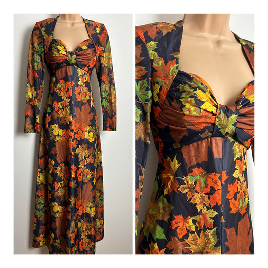 Vintage 1970s Size 8 Black Brown Orange & Green Autumnal Leaf Print Sweetheart Neck Long Sleeve Maxi Dress