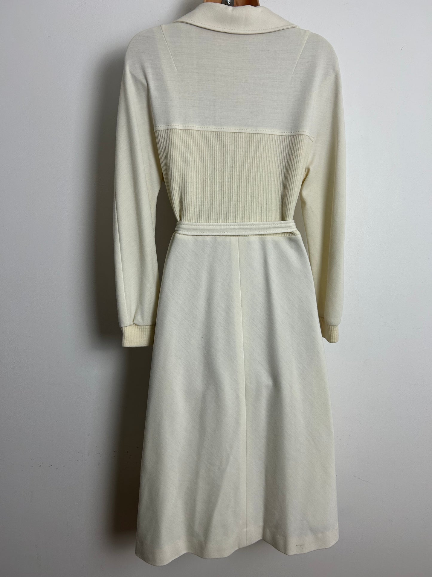 Vintage 1970s Size 12 Cream Ribbed Pocket Detail 100% Pure Wool Belted Mod Day Dress