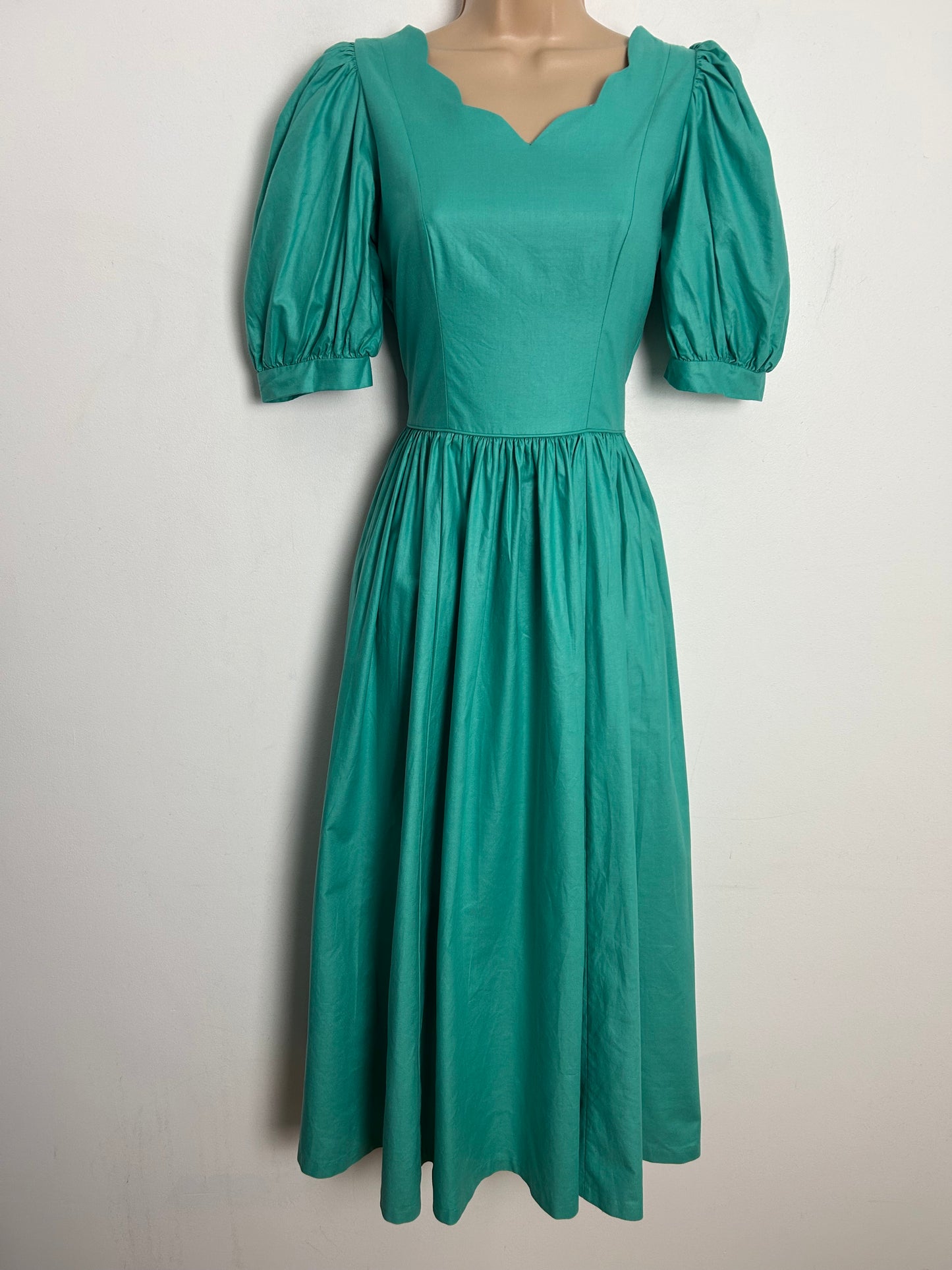 Vintage 1980s LAURA ASHLEY UK Size 6-8 (Size 10 On Label) Green Open Back Bow Detail Puffed Sleeve Gown/Dress