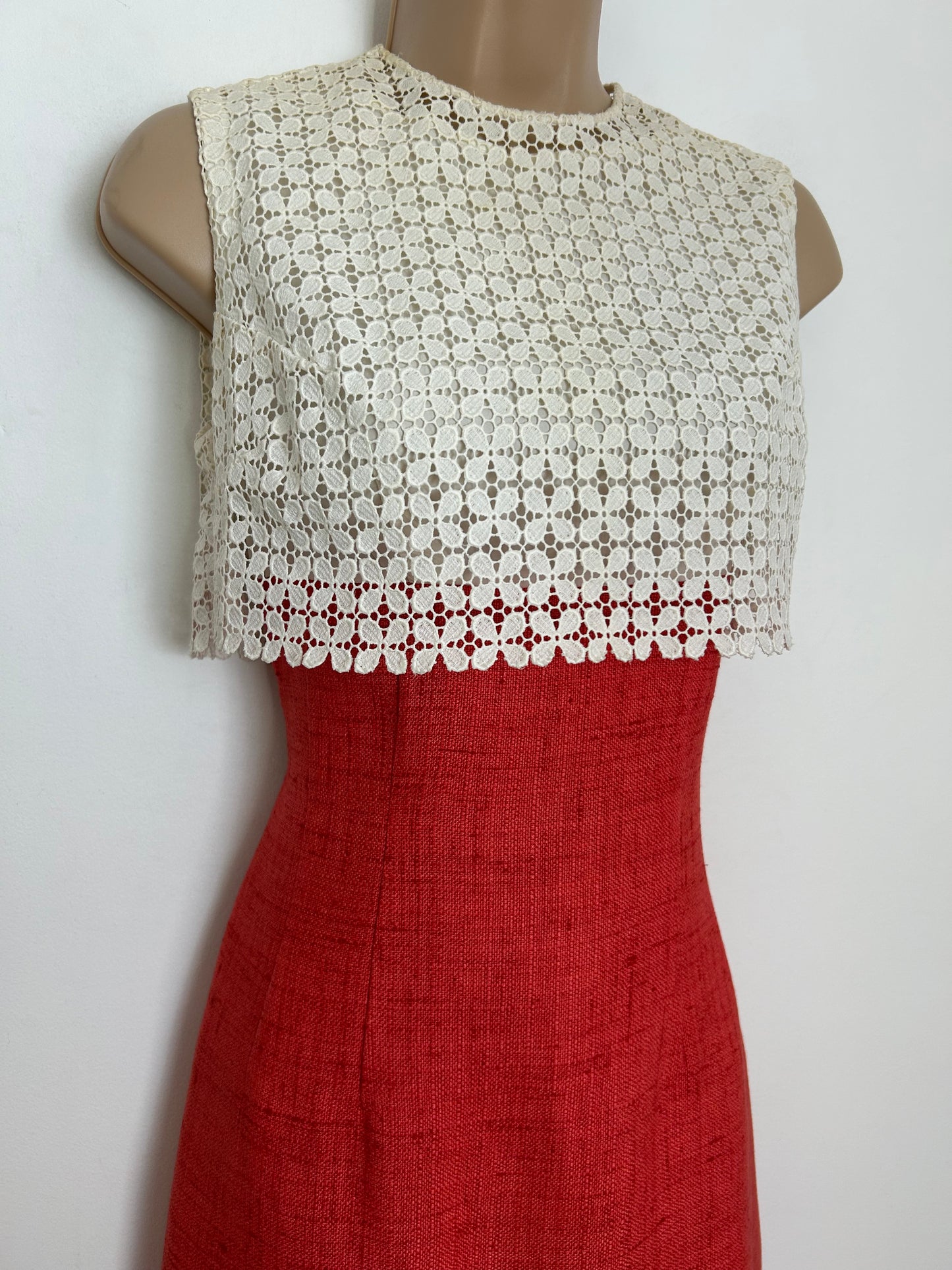Vintage 1960s Size 6 Terracotta & Cream Lace Overlayer Fitted Occasion Dress