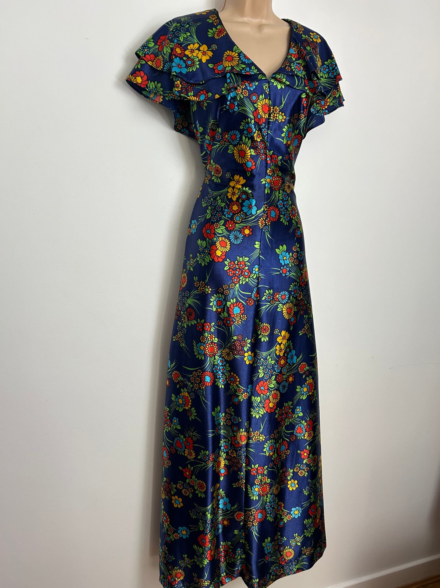 Vintage 1970s 8-10 Dark Blue Yellow Red & Green Floral Print Flutter Sleeve Boho Maxi Dress