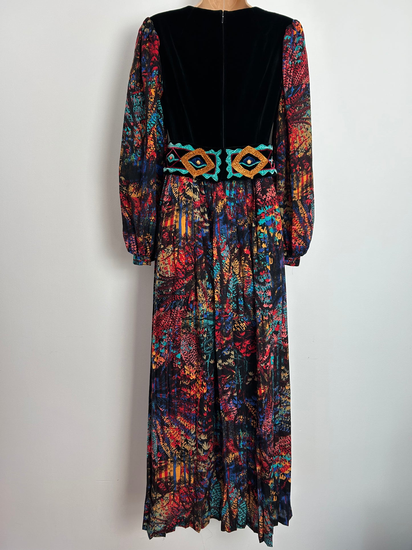 Vintage 1970s UK Size 6 Black Velvet Bodice Long Sleeve Abstract Print Belted Boho Occasion Maxi Dress